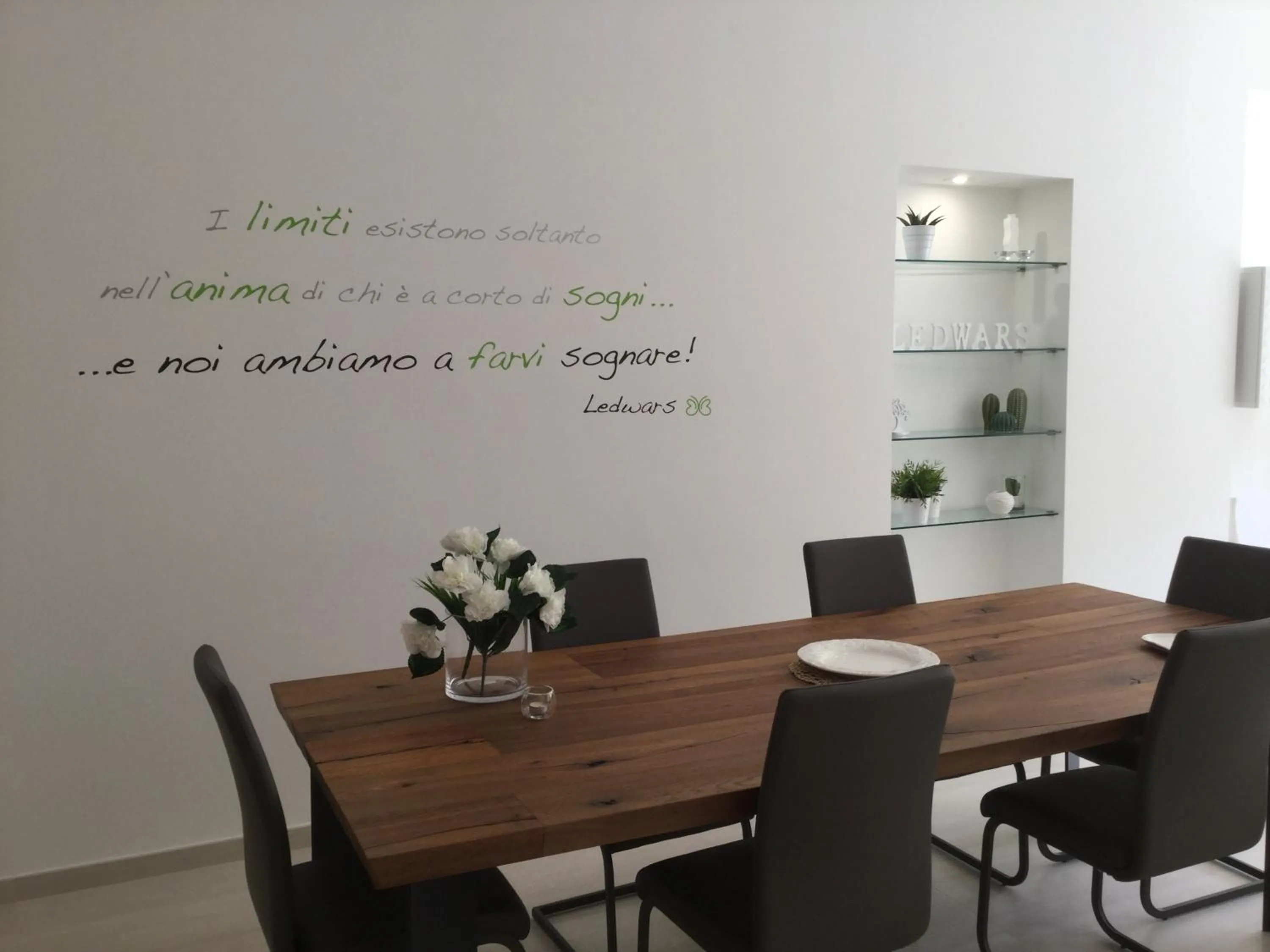 Dining area in Ledwars