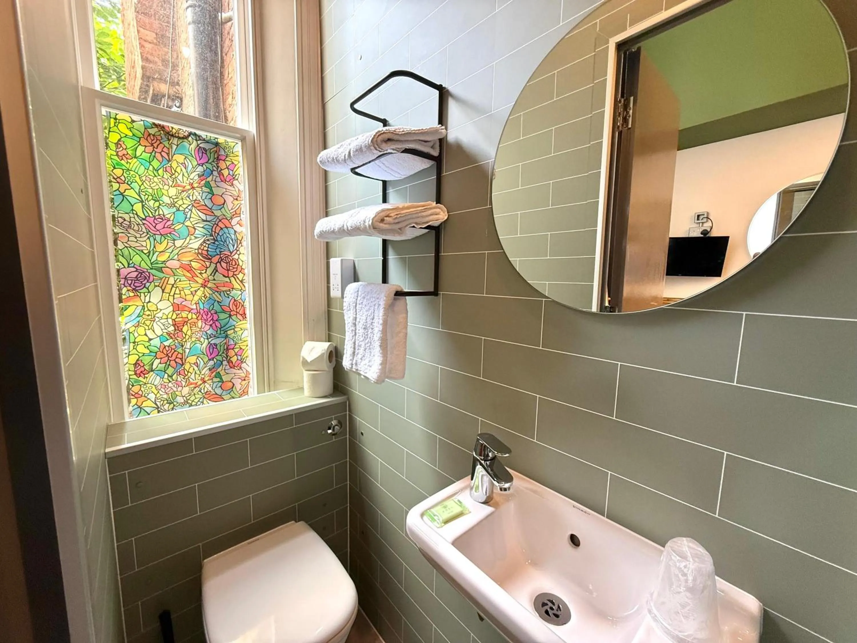 London Visitors Hotel