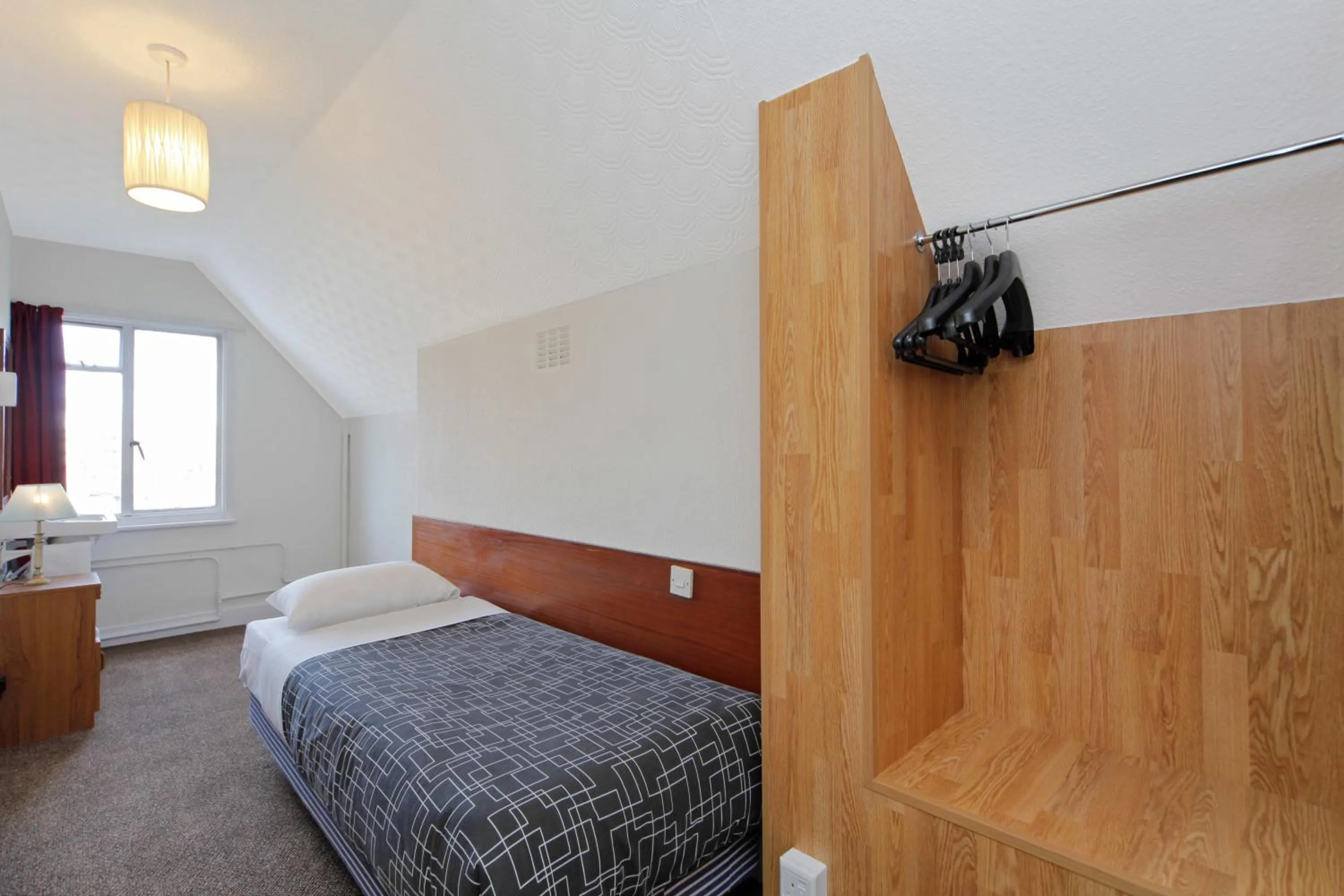 Bed in London Visitors Hotel