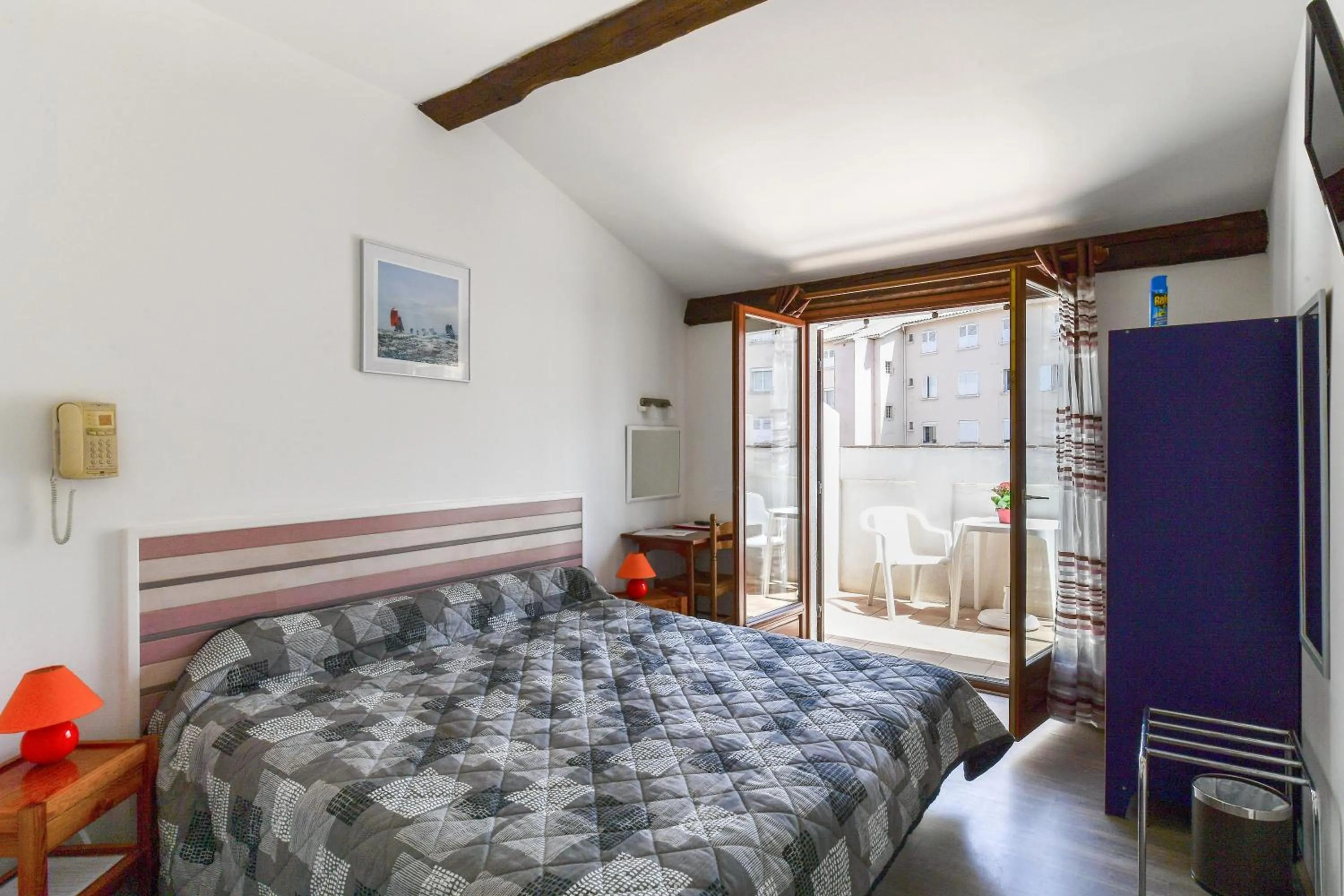 Bedroom, Bed in Le Preconil