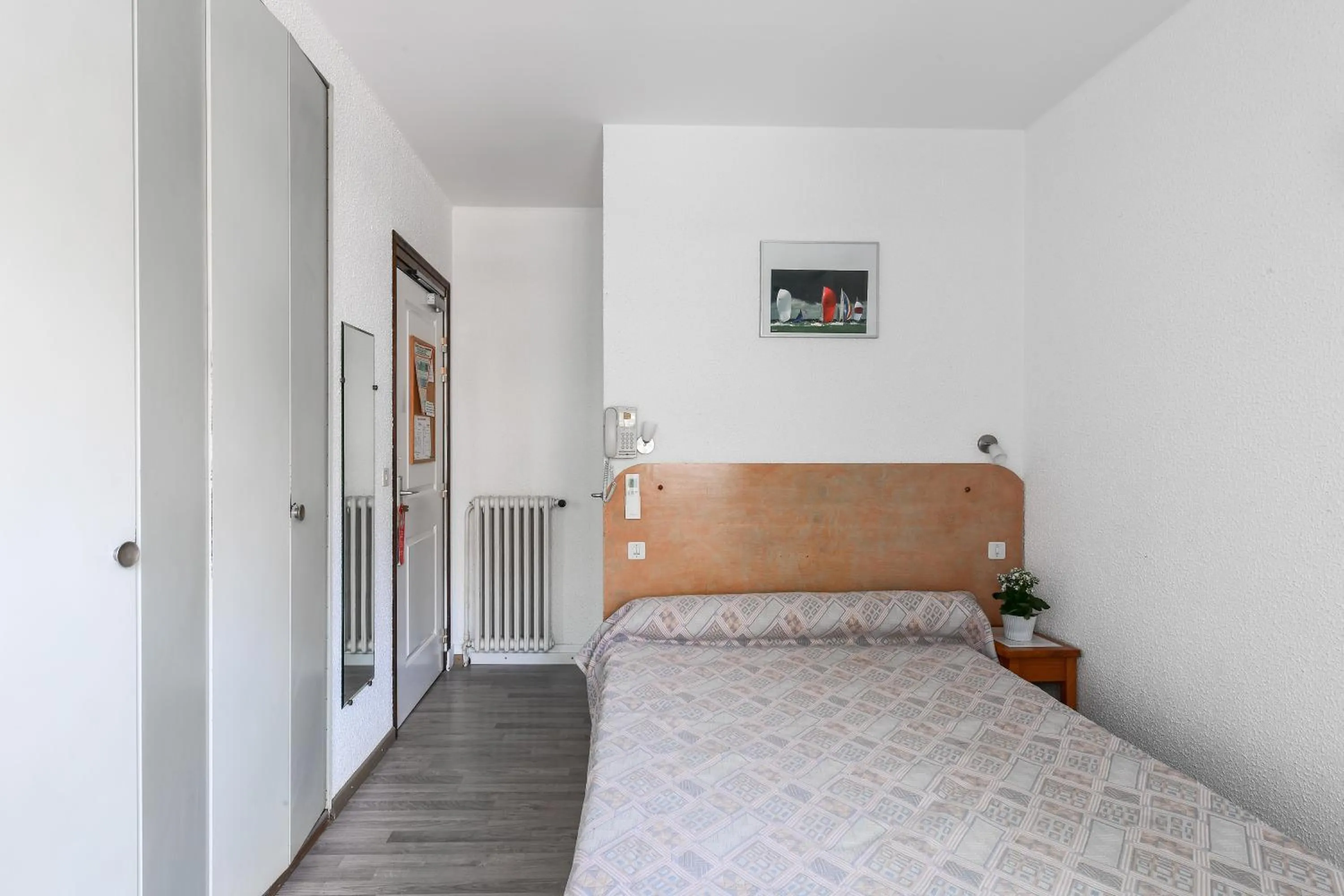 Bedroom, Bed in Le Preconil