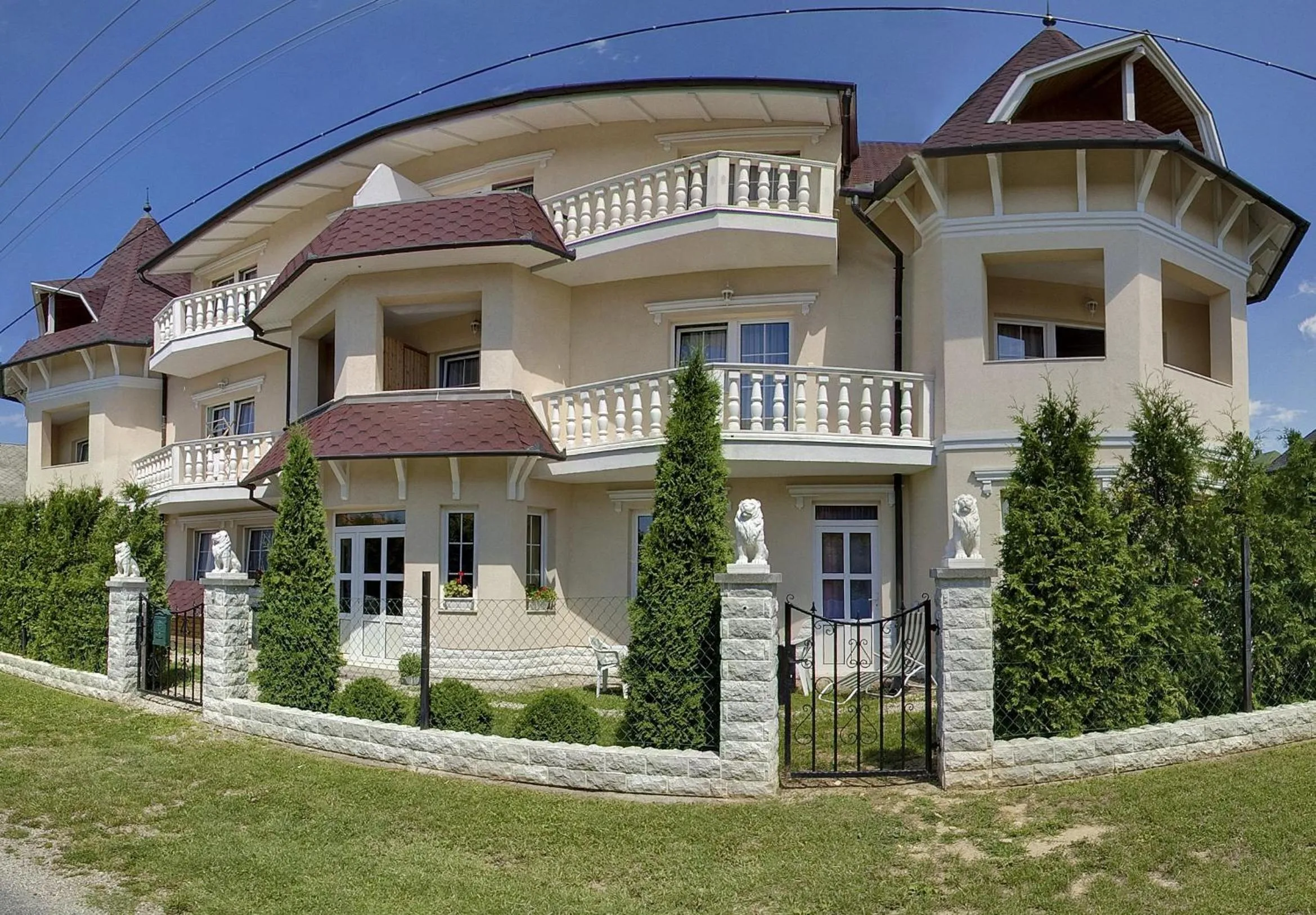 Facade/entrance in Hegyi Villa