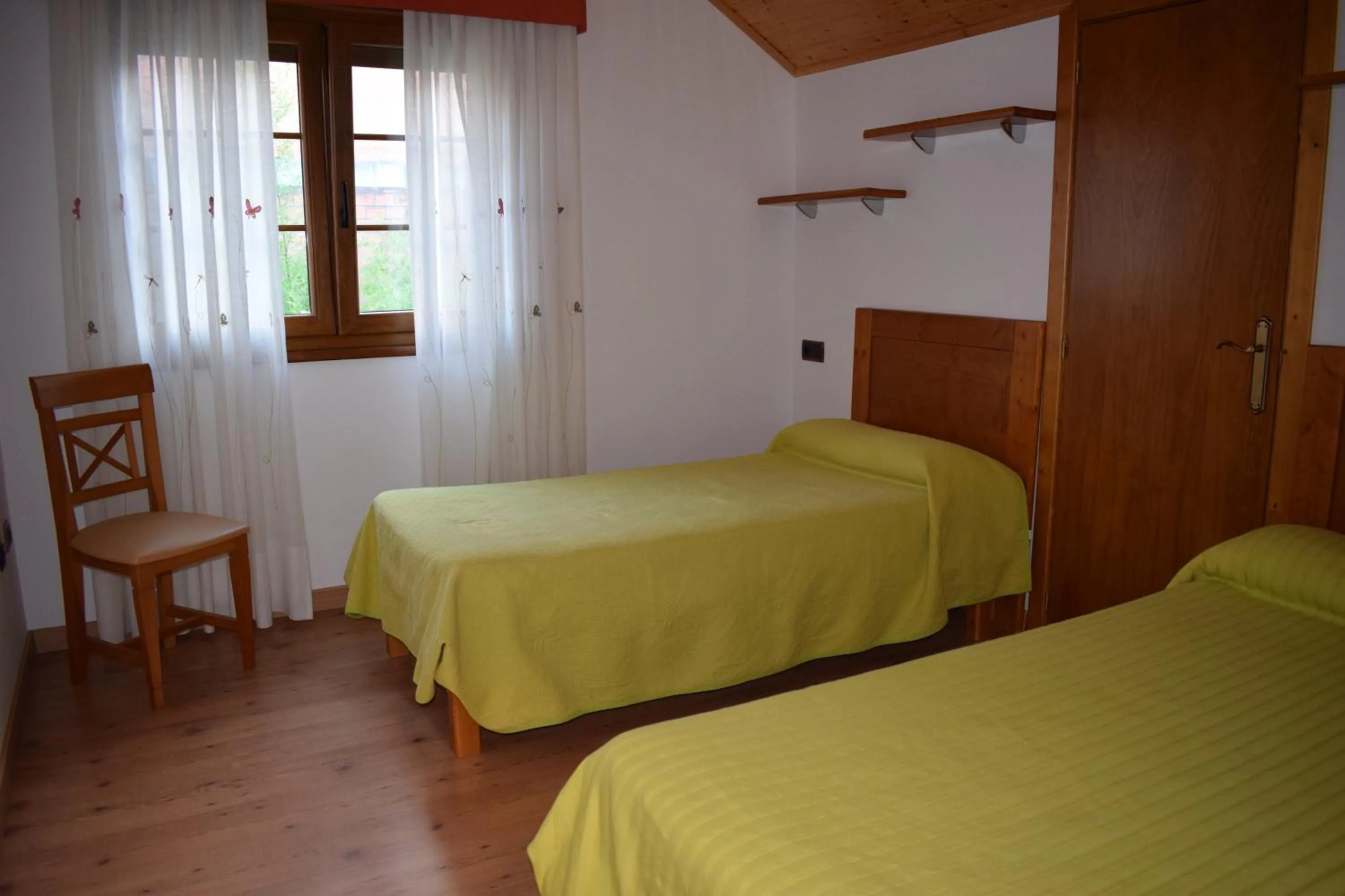 Photo of the whole room, Bed in Apartamentos VIDA Corcubión