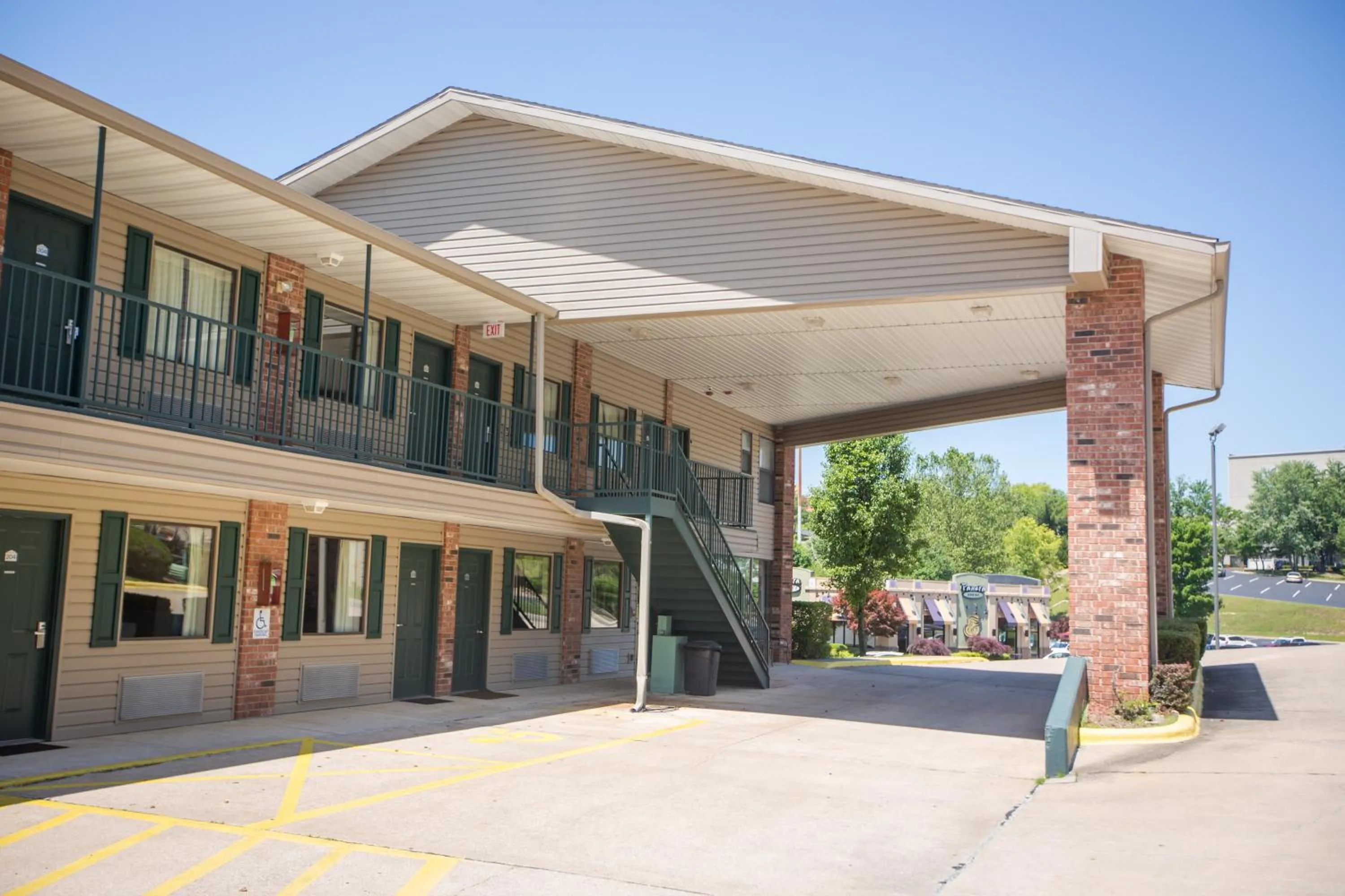 Summer in Green Gables Inn