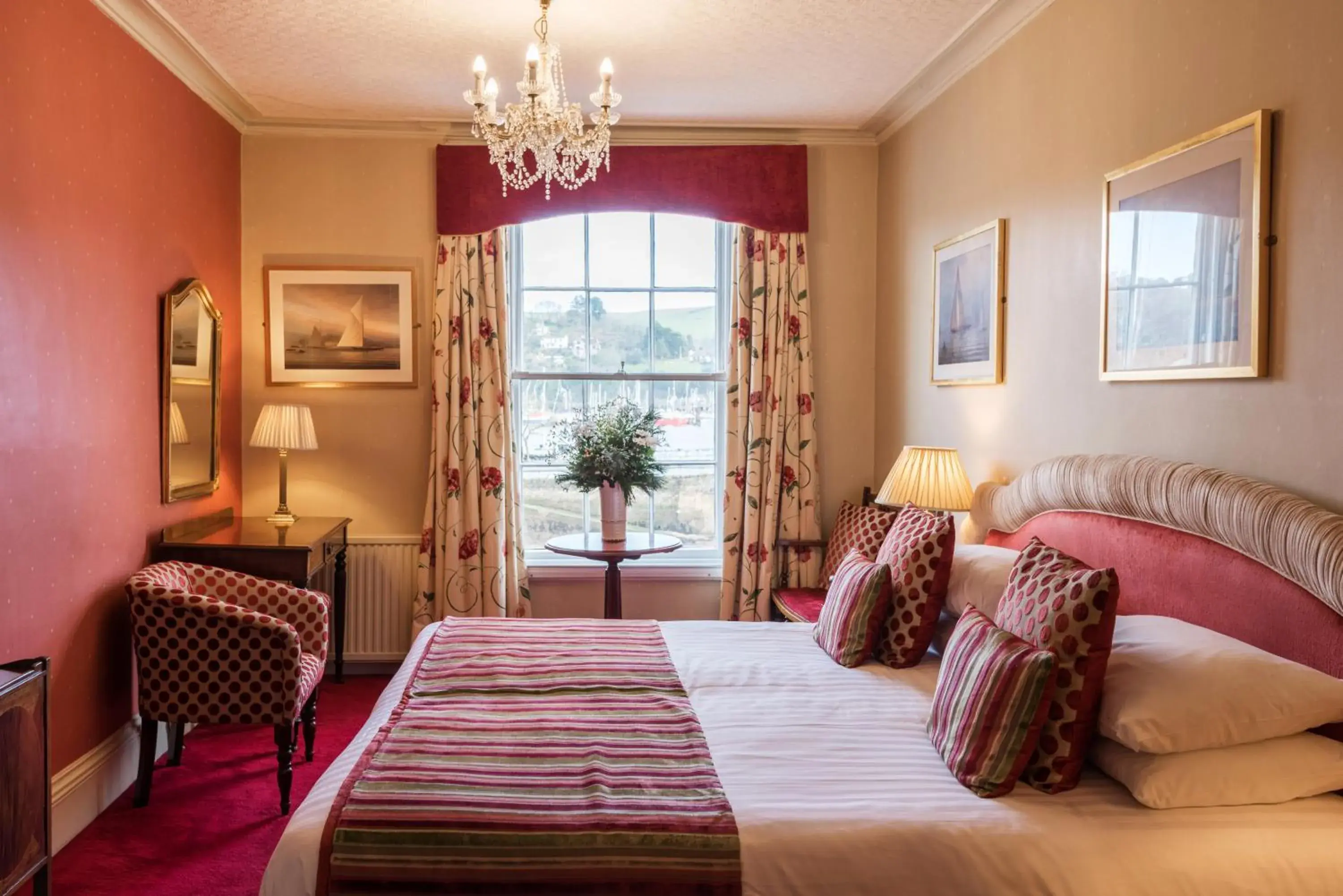 Double or Twin Room with River View - single occupancy in The Royal Castle Double or Twin Room with River View - single occupancy in The Royal Castle