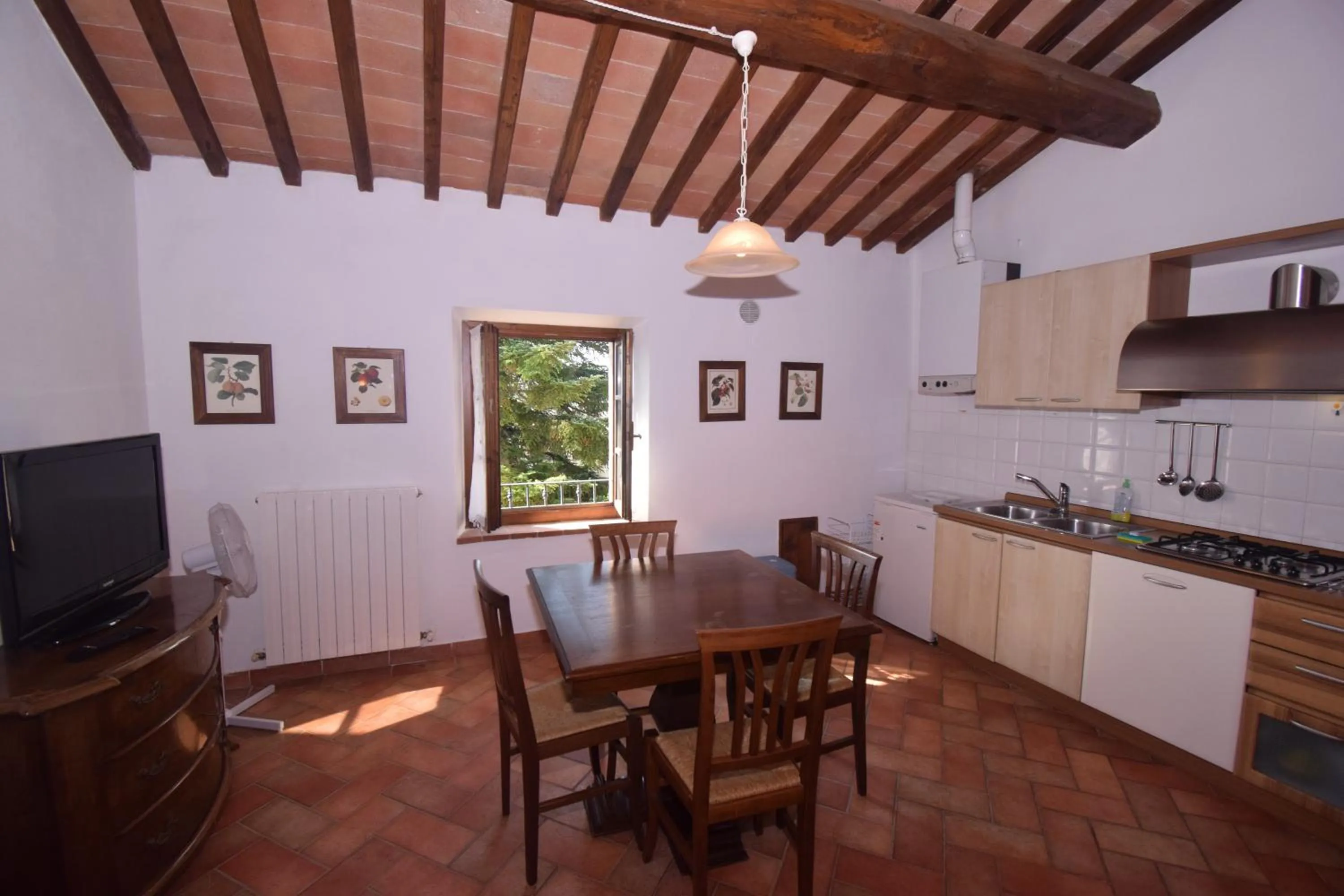 Dining area in Le Rocche Di Valiano