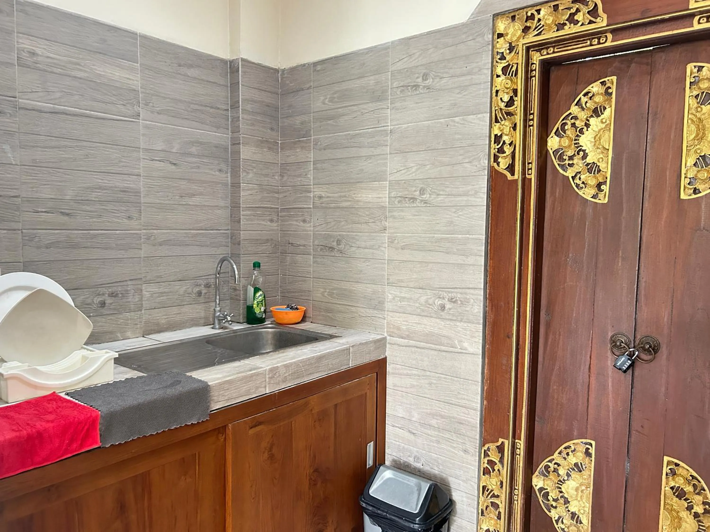 kitchen in Balimas Guest House