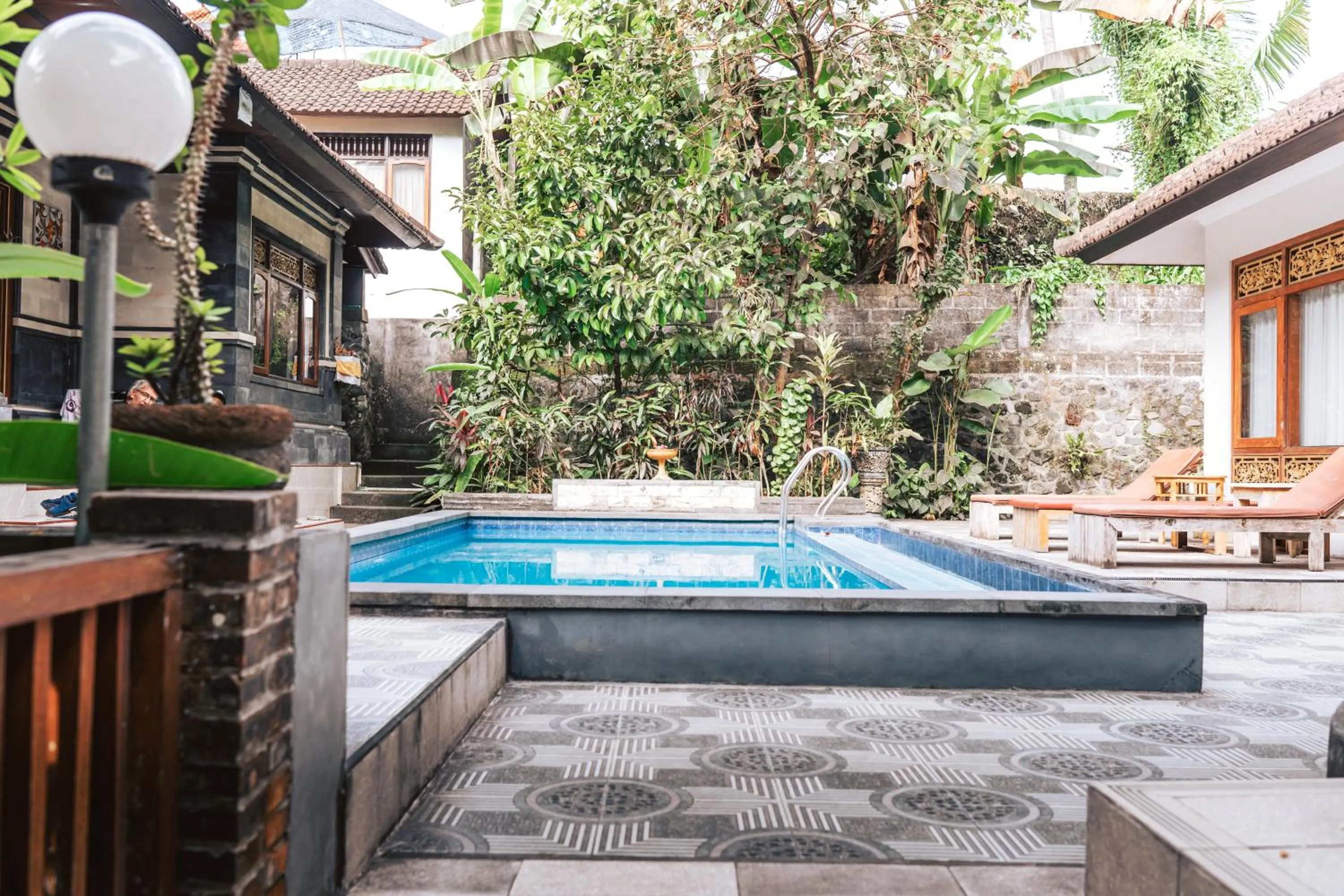 Swimming pool in Balimas Guest House