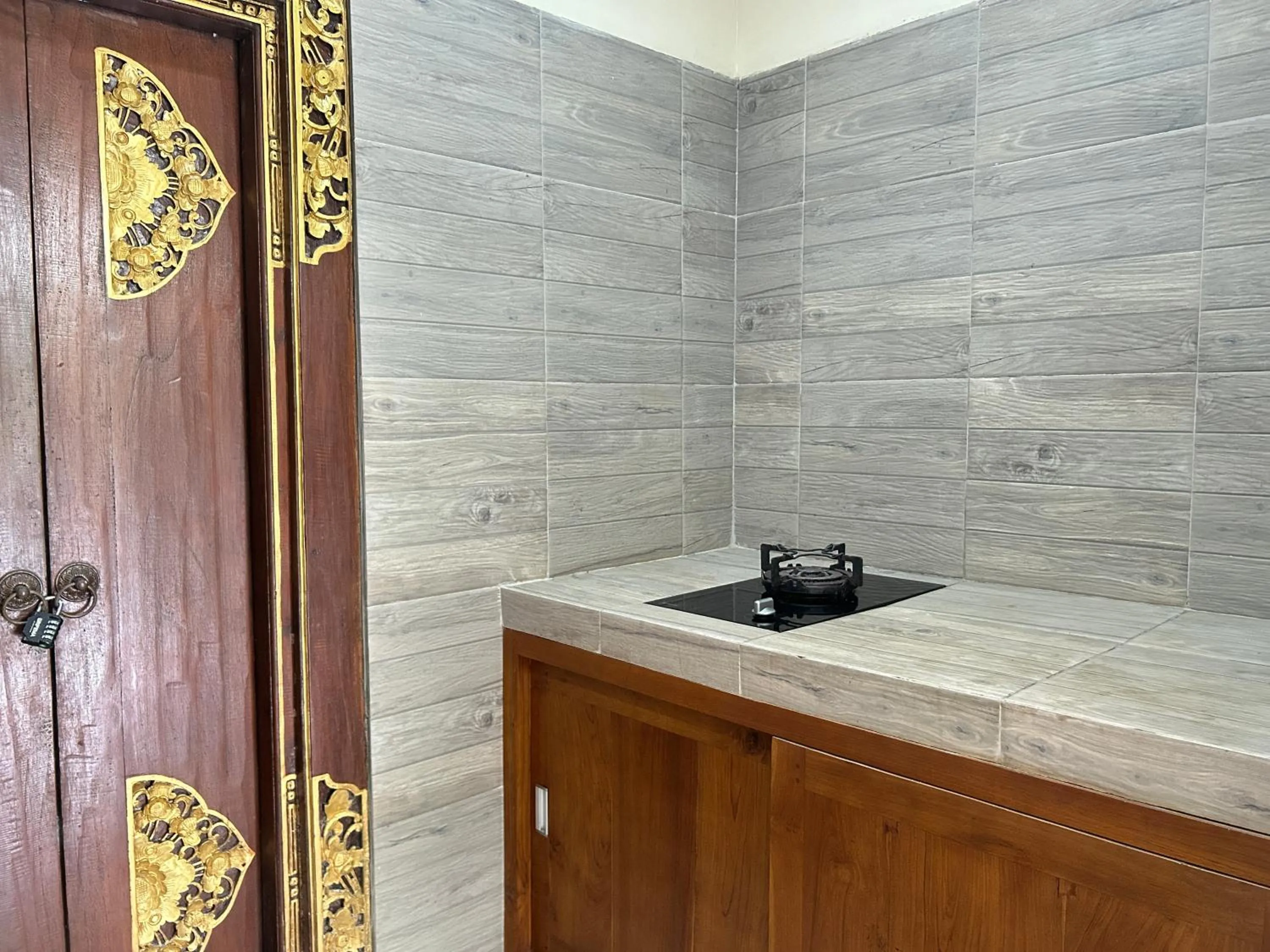 kitchen in Balimas Guest House