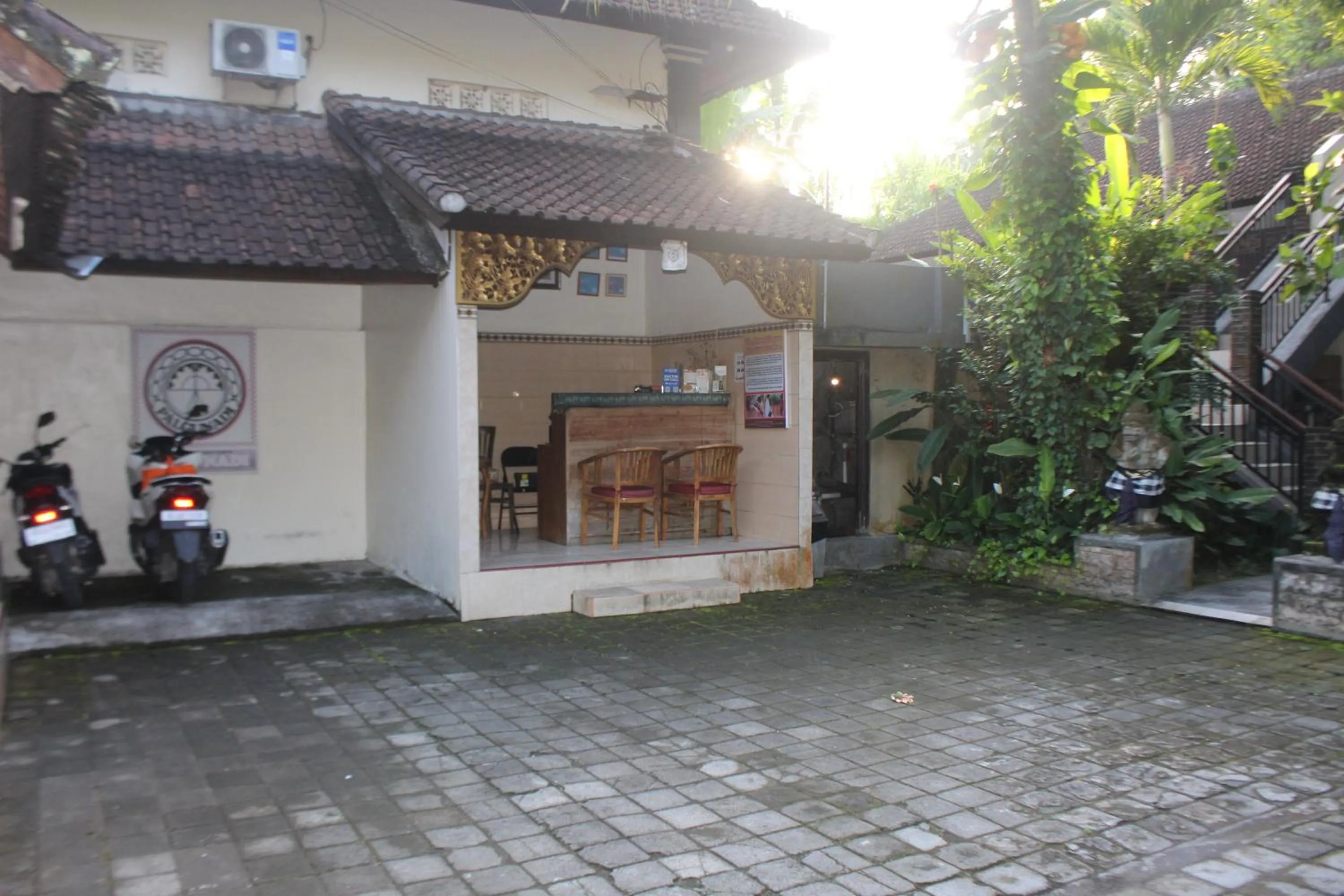 Parking in Balimas Guest House