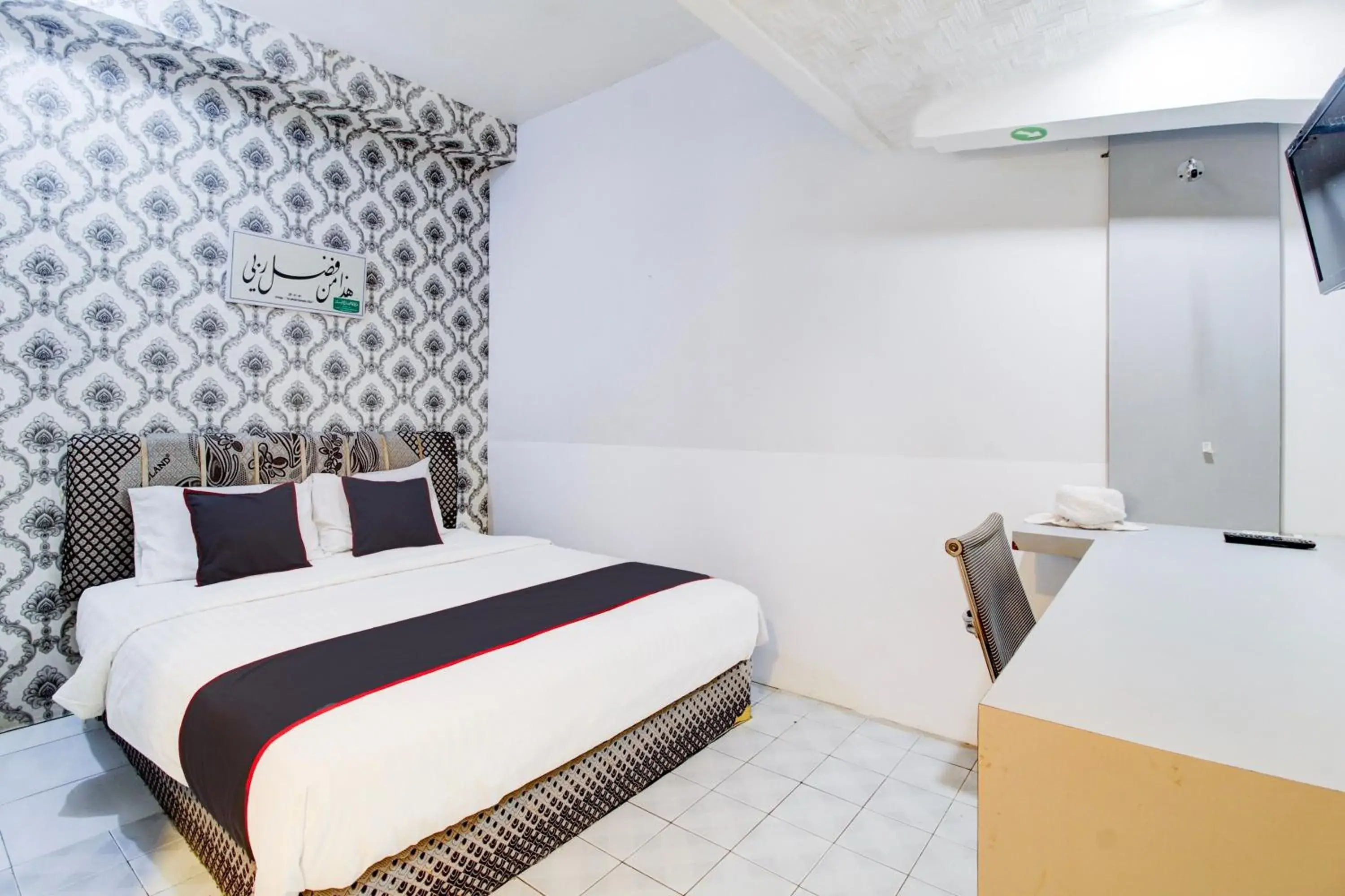 Deluxe Suite in Hotel O Jalan Jenderal Sudirman Near Imam Bonjol Square Deluxe Suite in Hotel O Jalan Jenderal Sudirman Near Imam Bonjol Square