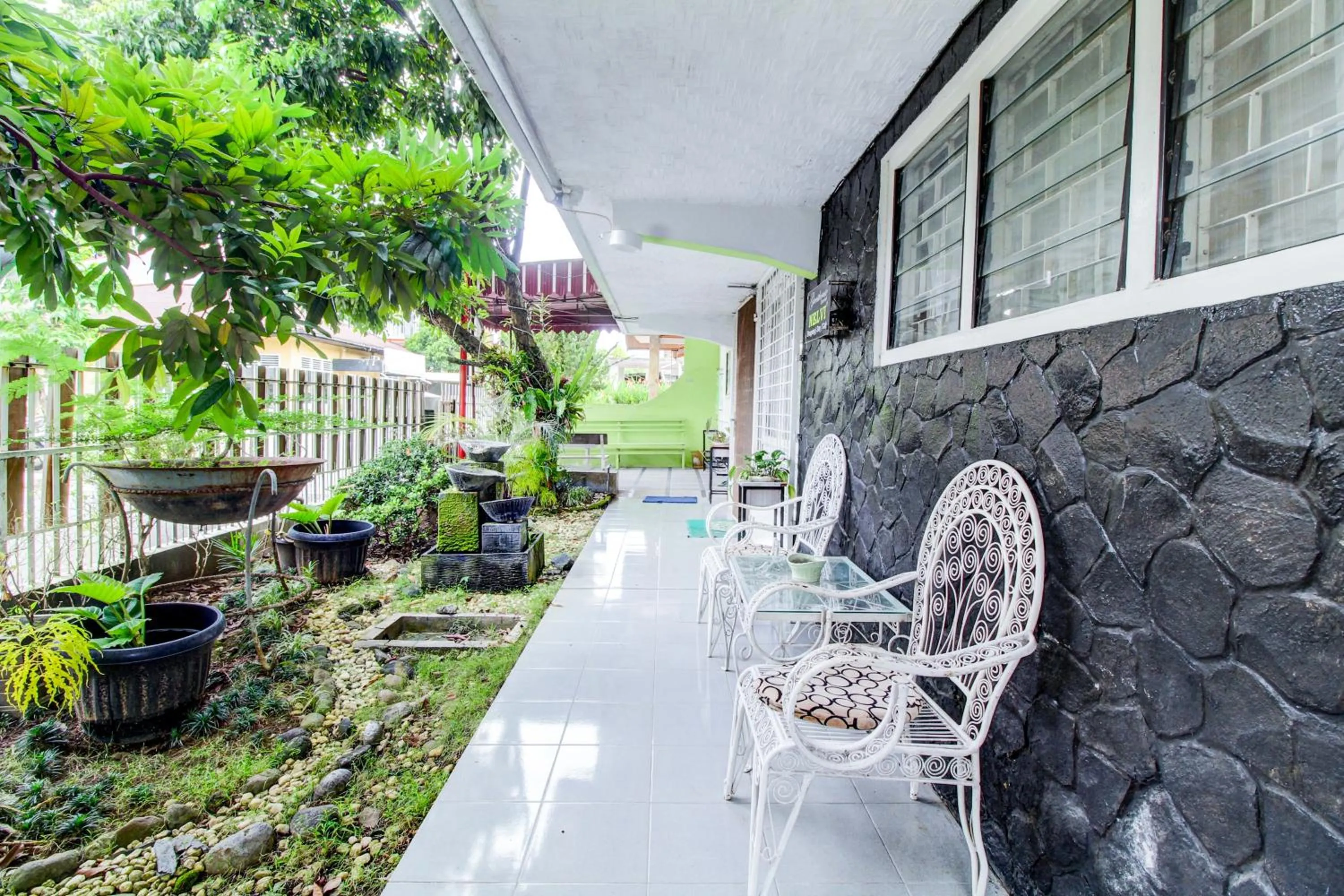 Garden in Hotel O Jalan Jenderal Sudirman Near Imam Bonjol Square Formerly Nelvi Guest House