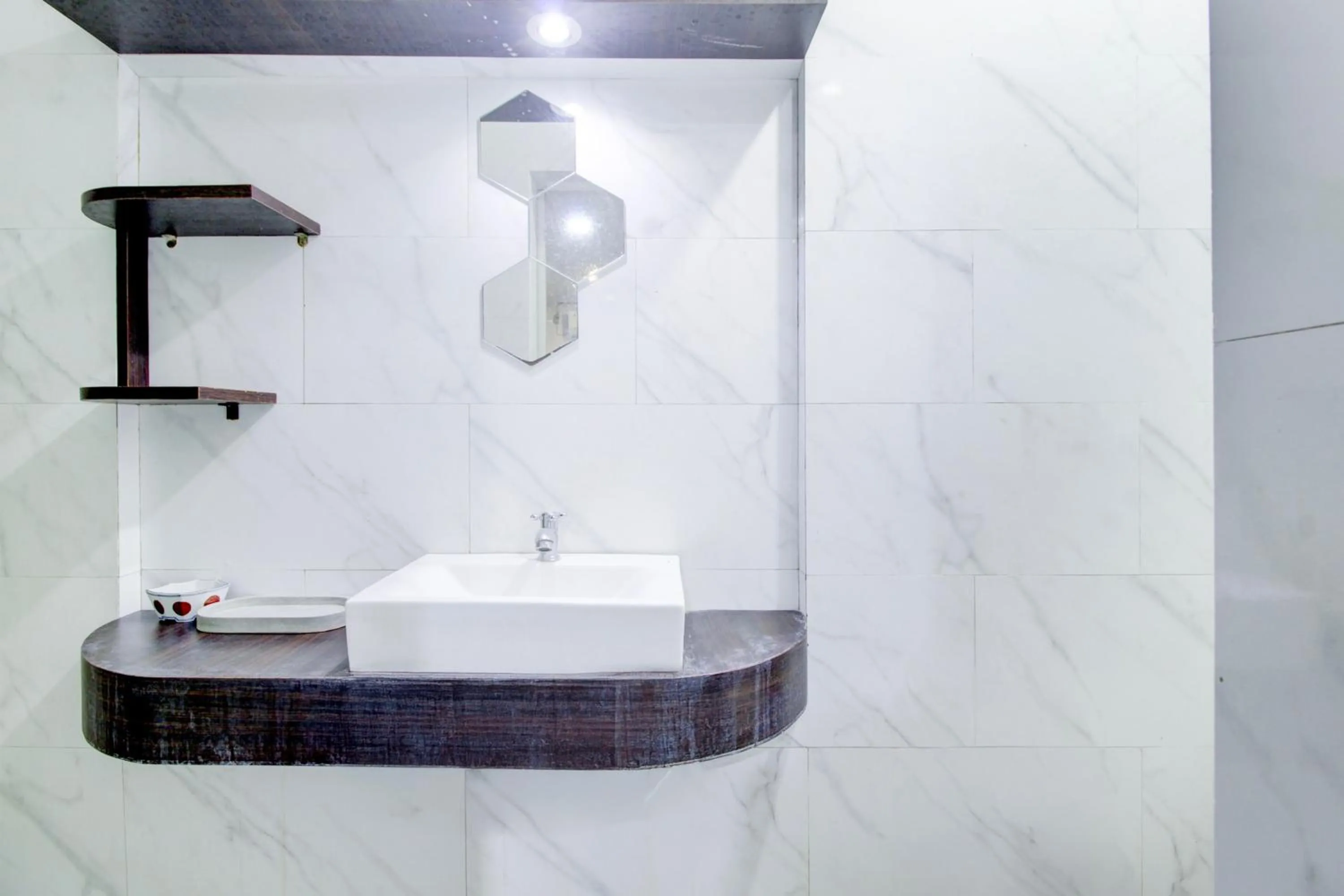 Bathroom in Hotel O Jalan Jenderal Sudirman Near Imam Bonjol Square Formerly Nelvi Guest House