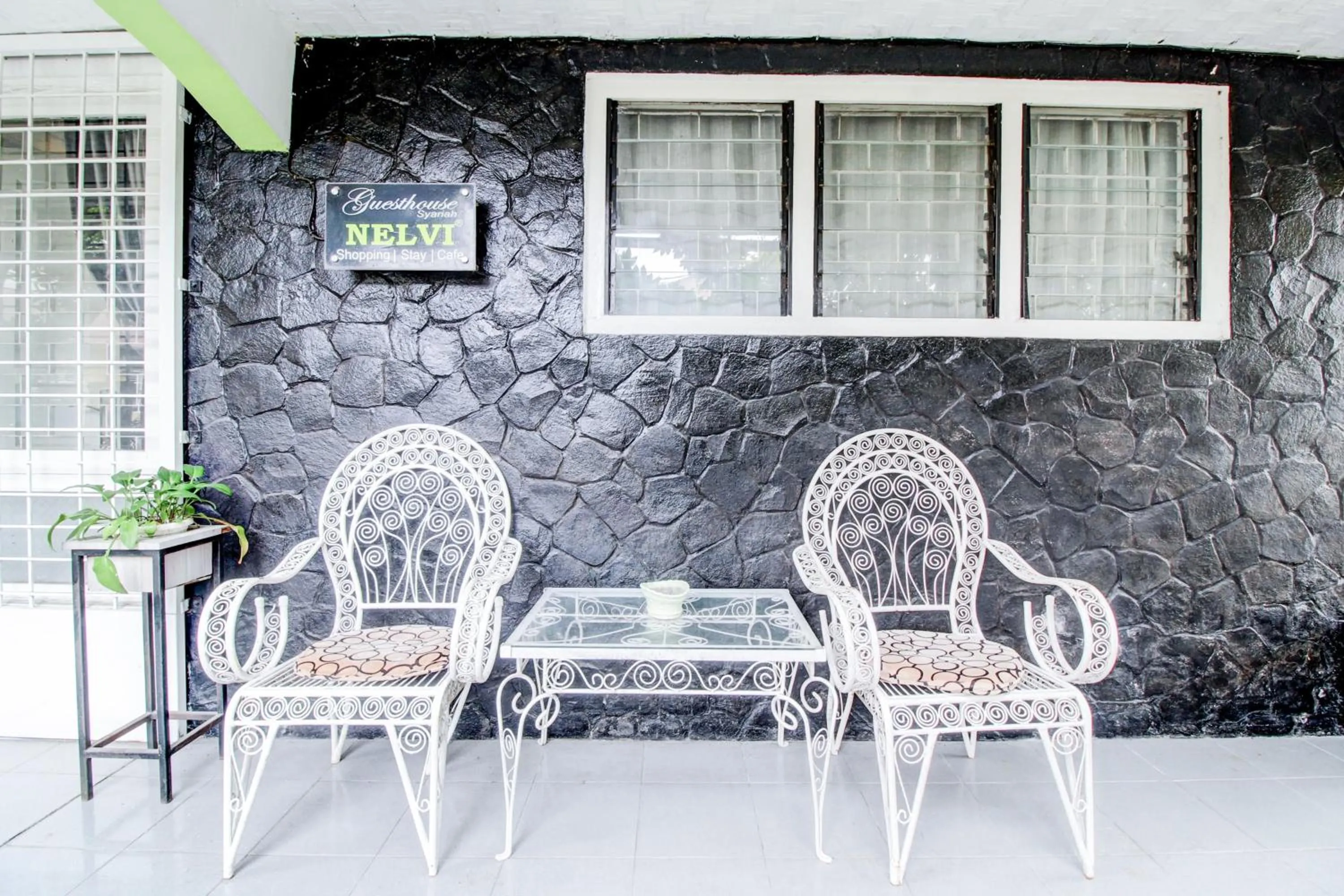 Lobby or reception in Hotel O Jalan Jenderal Sudirman Near Imam Bonjol Square Formerly Nelvi Guest House