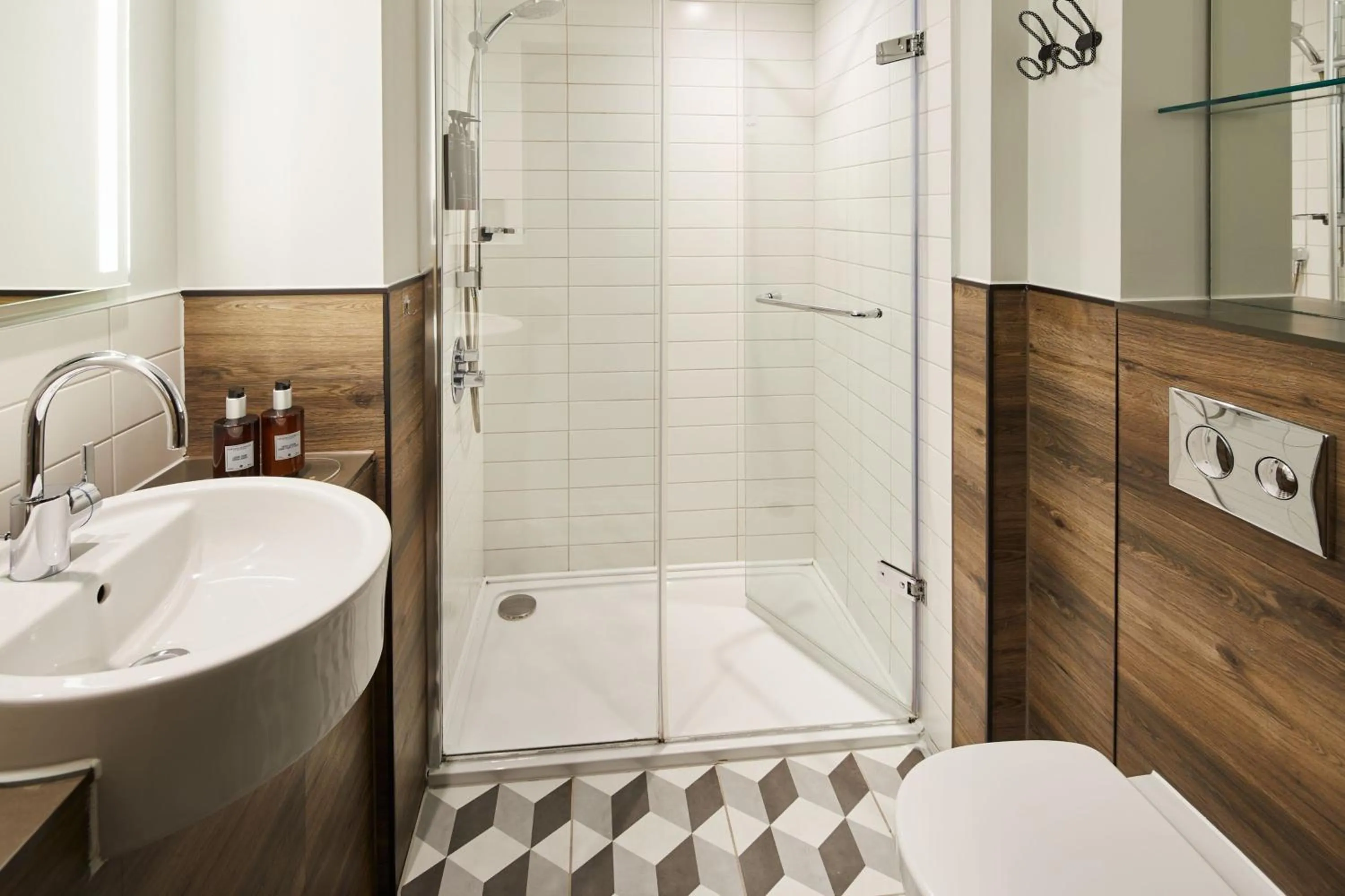 Bathroom in Residence Inn by Marriott London Tower Bridge