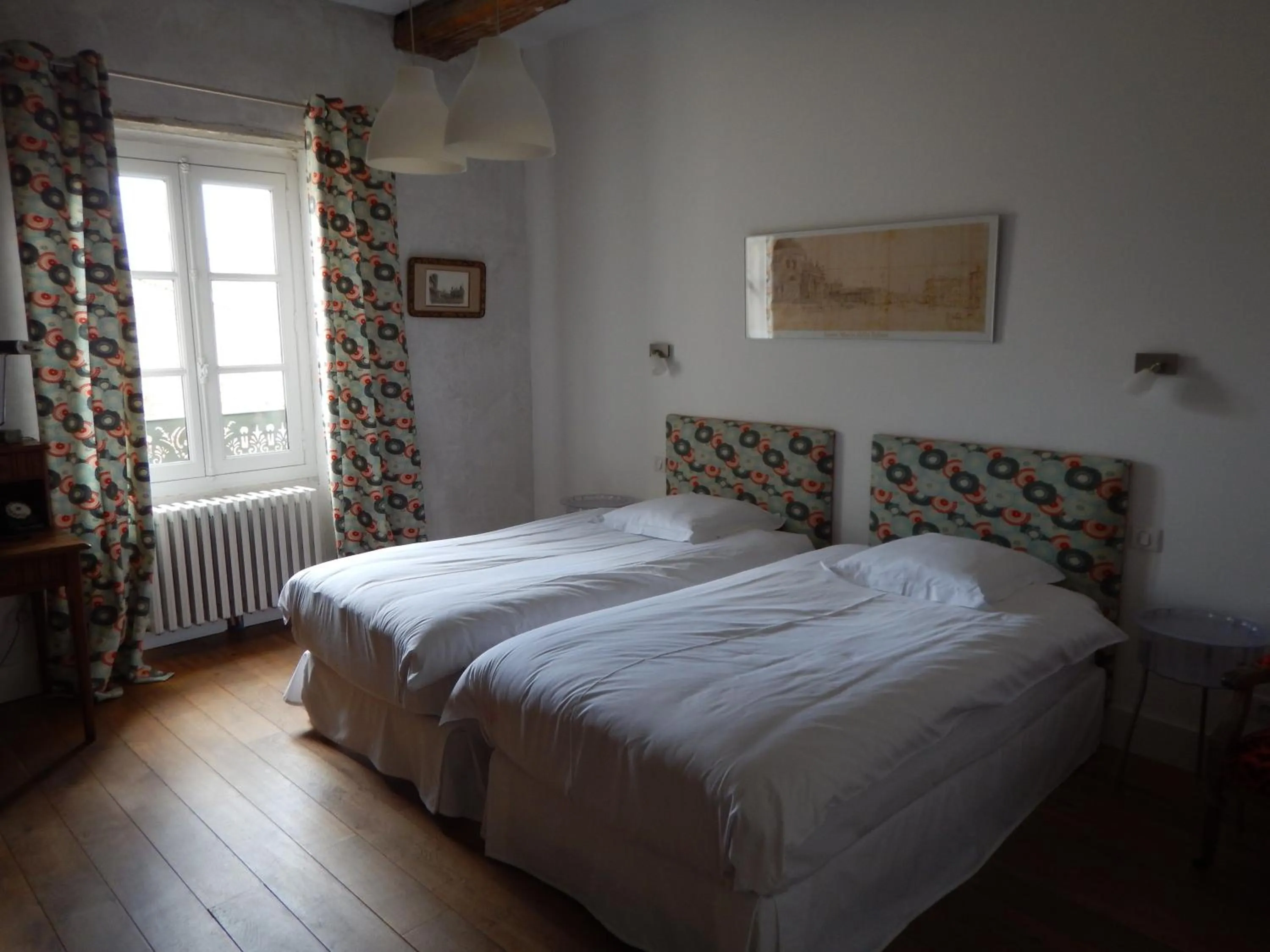 Photo of the whole room, Bed in Le Clos de l'Abbaye