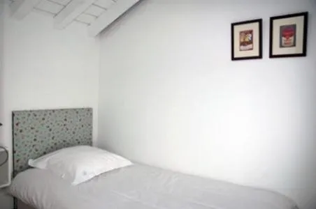 Photo of the whole room, Bed in Le Clos de l'Abbaye