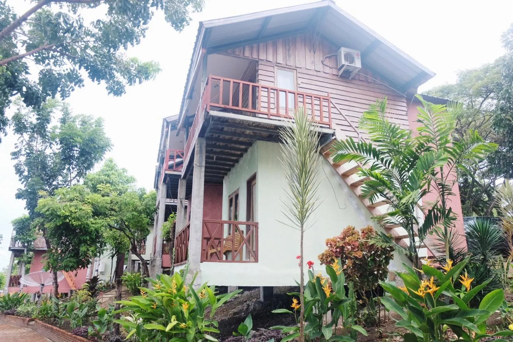 Property building in RedDoorz Syariah at Sumur Tiga Beach Sabang Aceh