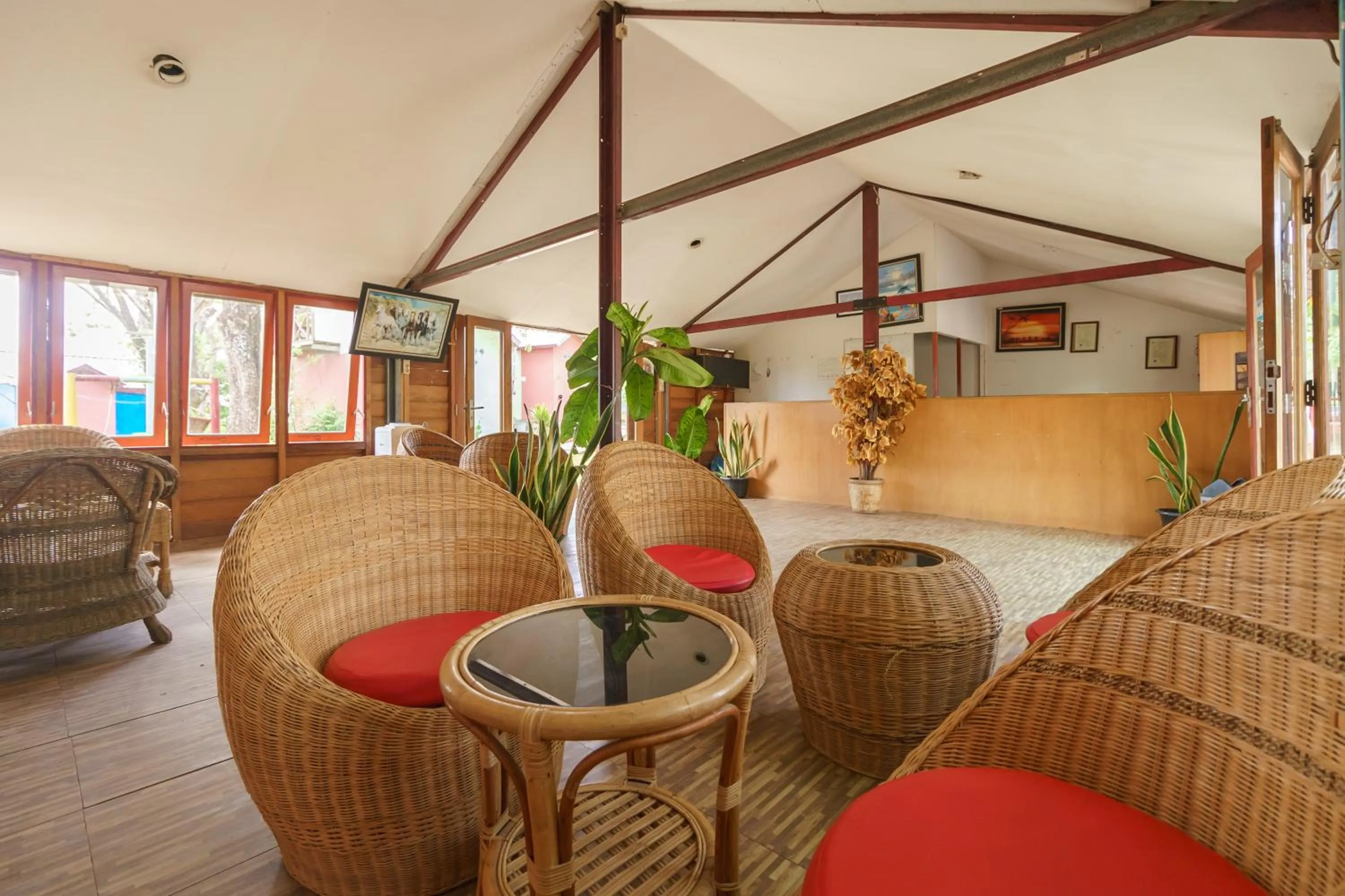 Restaurant/places to eat in RedDoorz Syariah at Sumur Tiga Beach Sabang Aceh