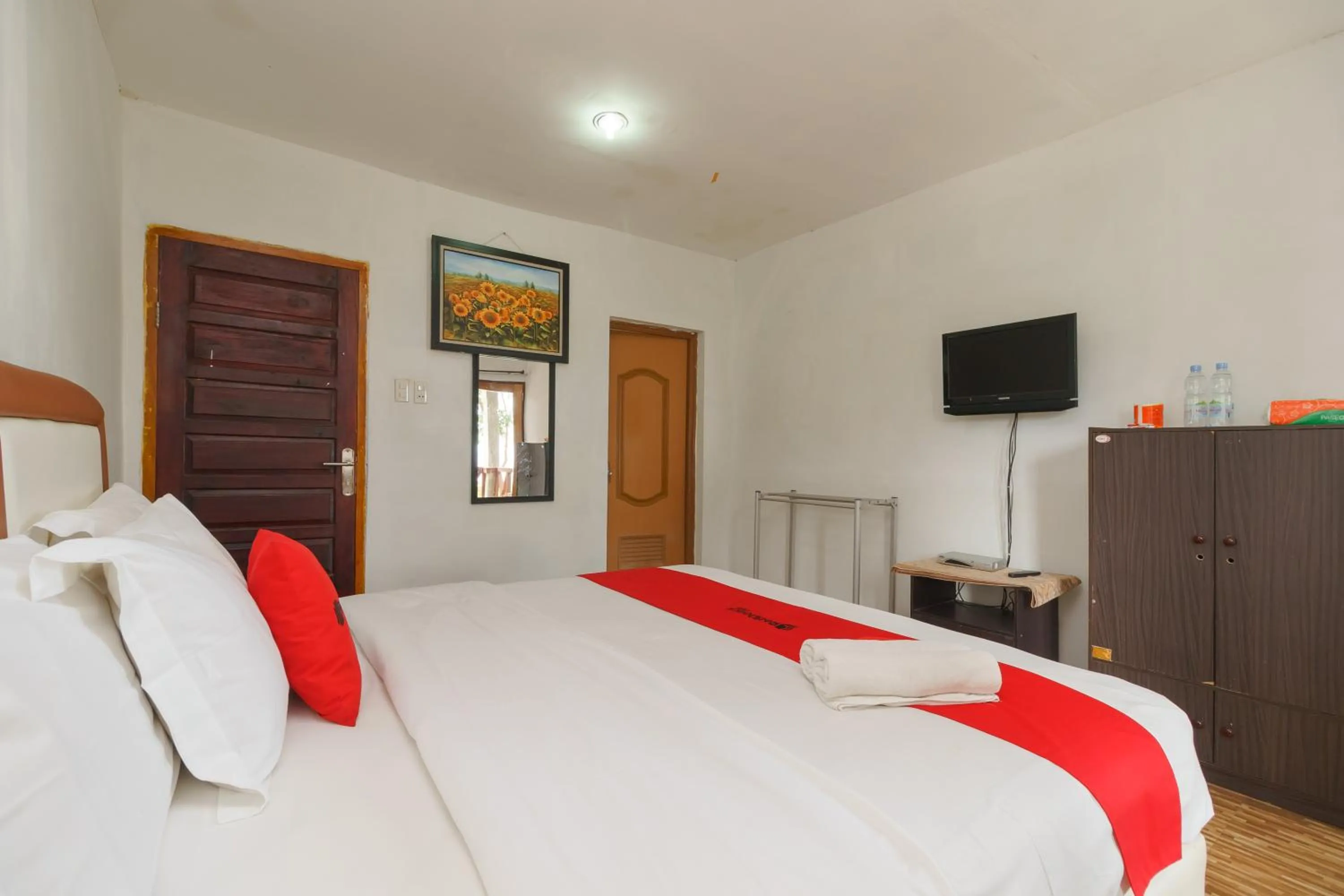 Bed in RedDoorz Syariah at Sumur Tiga Beach Sabang Aceh