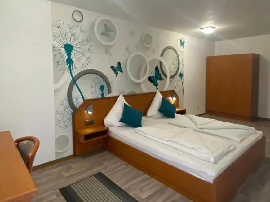 Bed in Hotel Krone Riesling