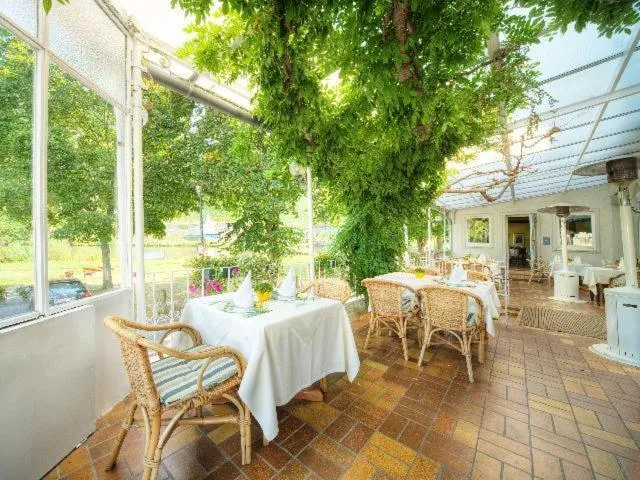 Restaurant/places to eat in Hotel Krone Riesling