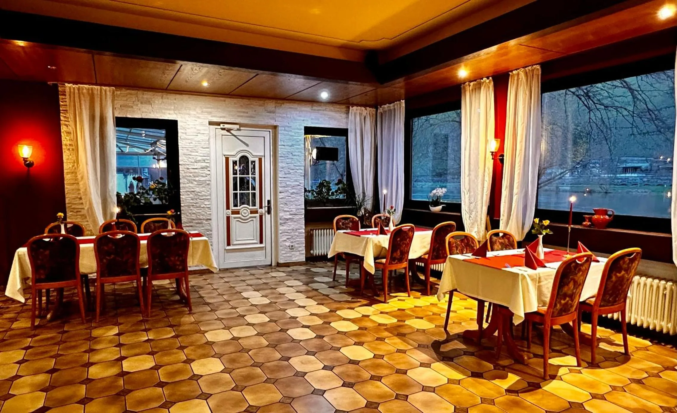 Restaurant/places to eat in Hotel Krone Riesling