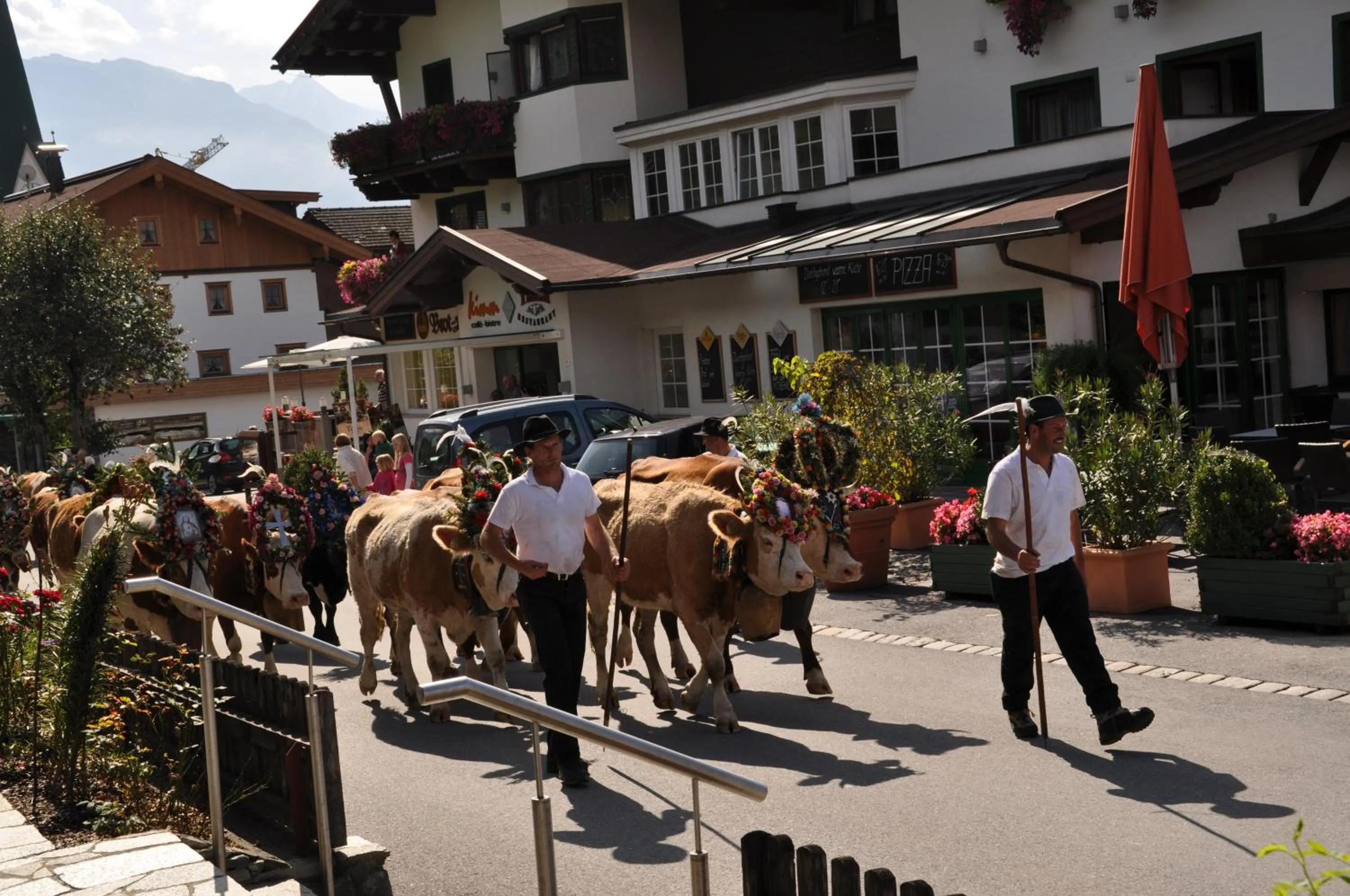 People in Hotel Tipotsch