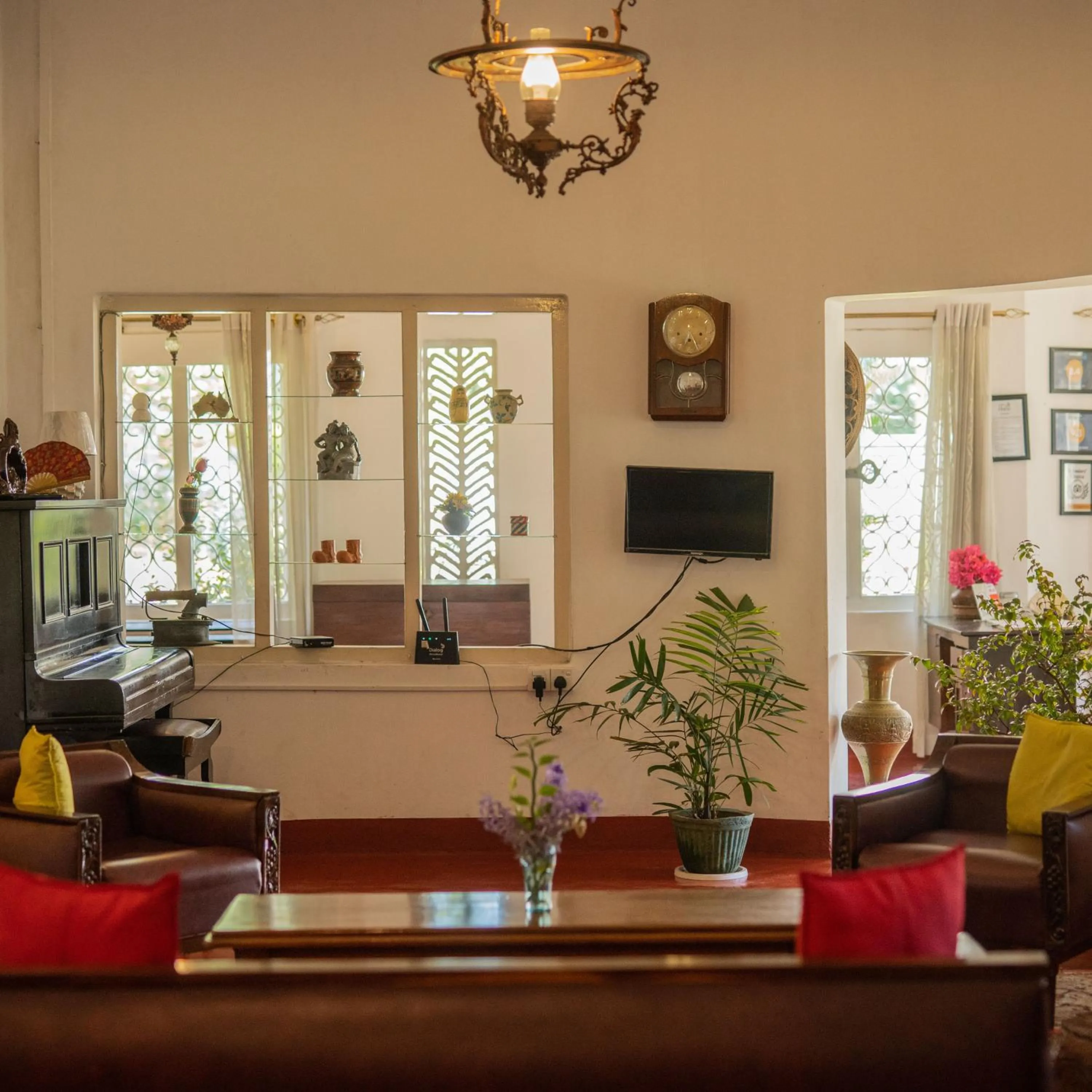 Communal lounge/ TV room in Fortuna Heritage Home