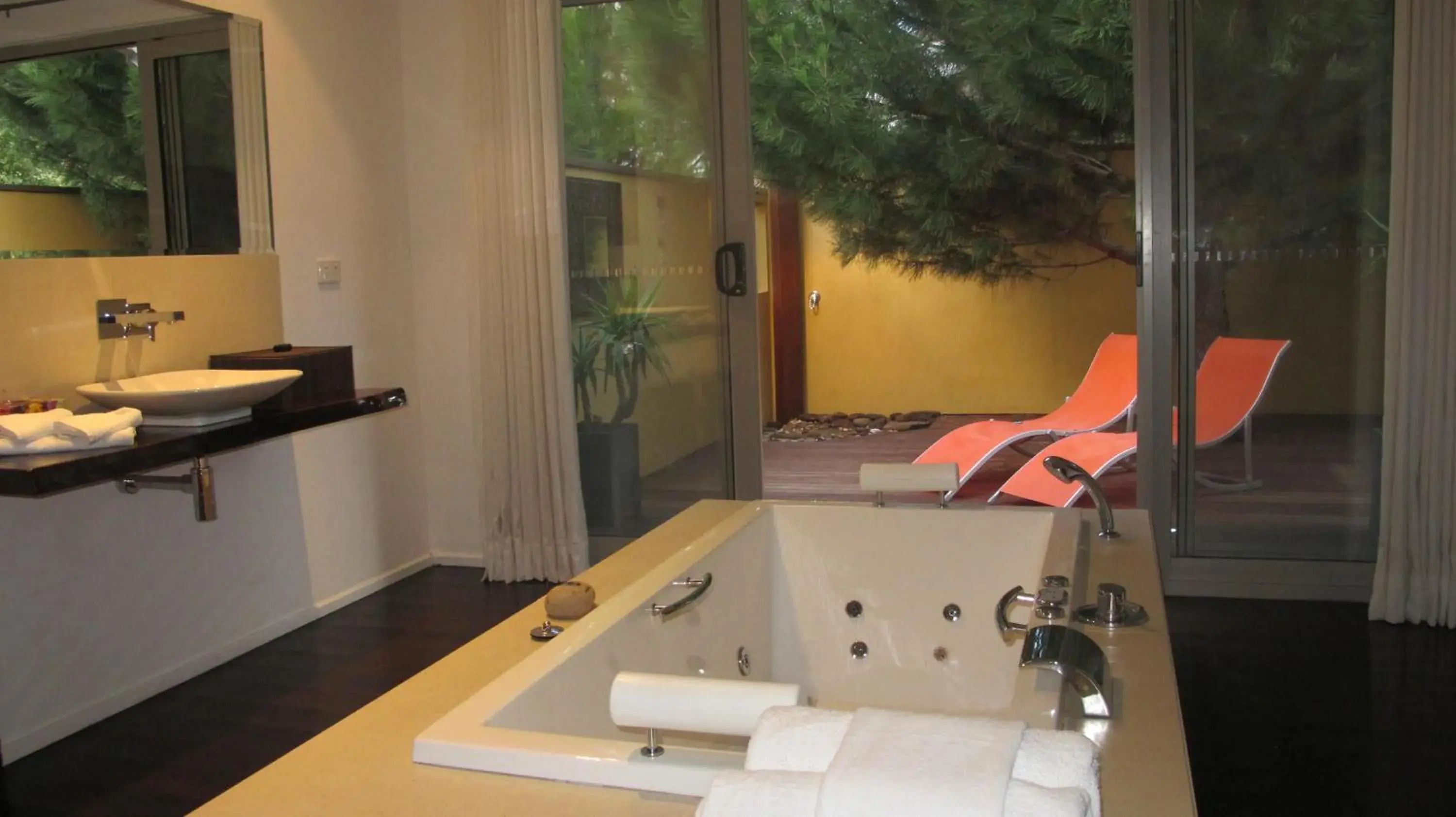 Blue Cliffs Retreat Blue Cliffs Retreat