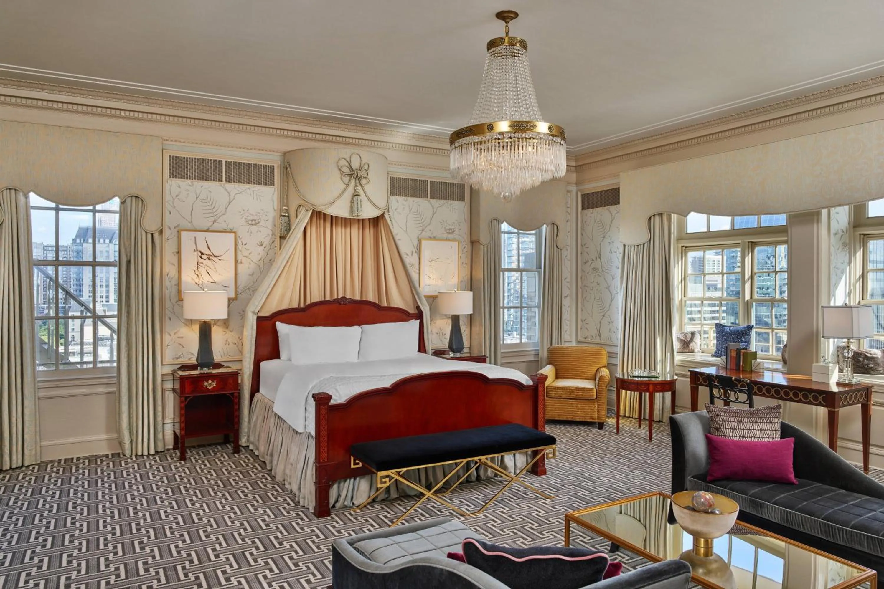 Photo of the whole room, Bed in Le Meridien Dallas, The Stoneleigh