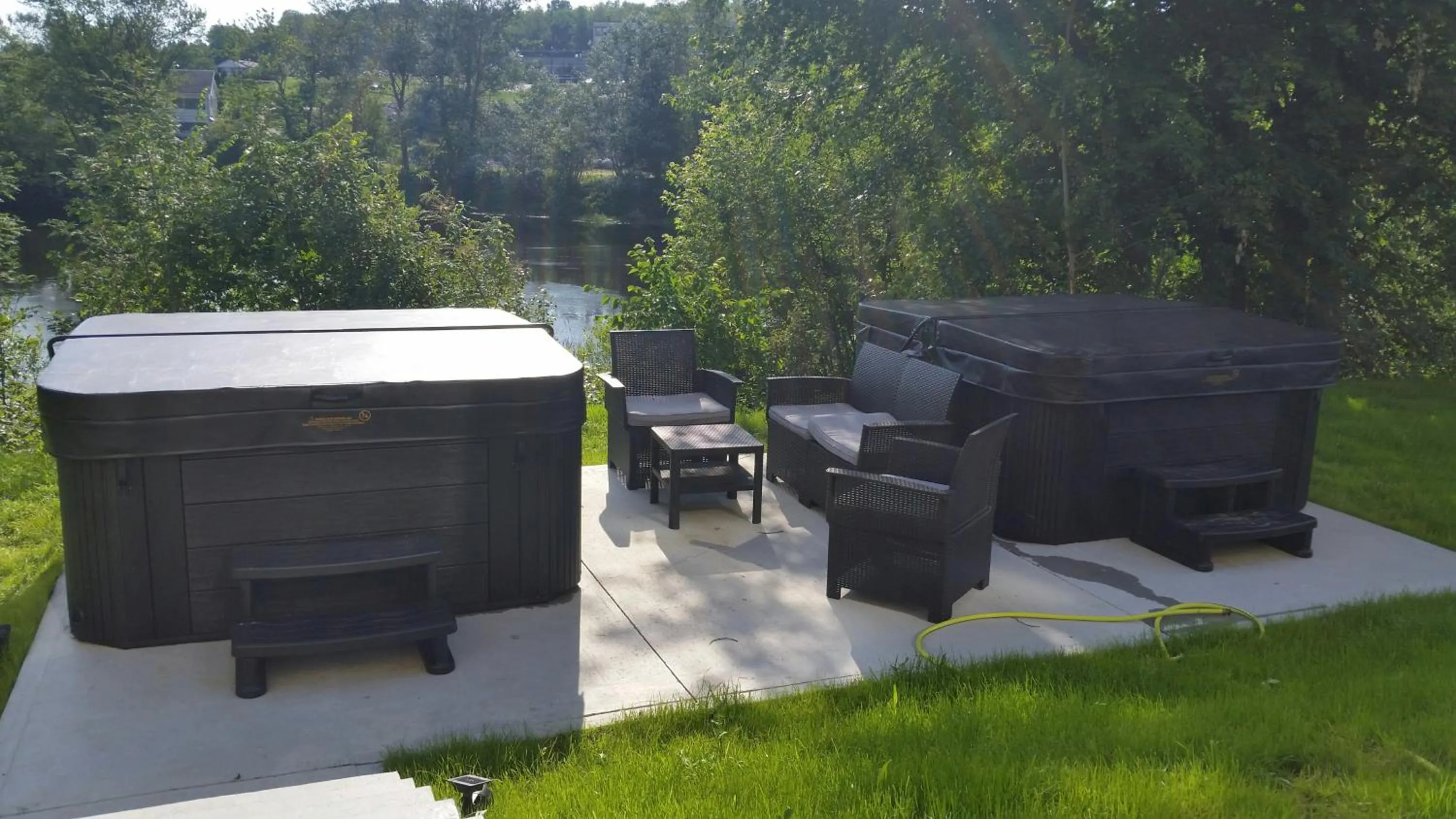 Hot Tub in Super 8 by Wyndham Mont Laurier