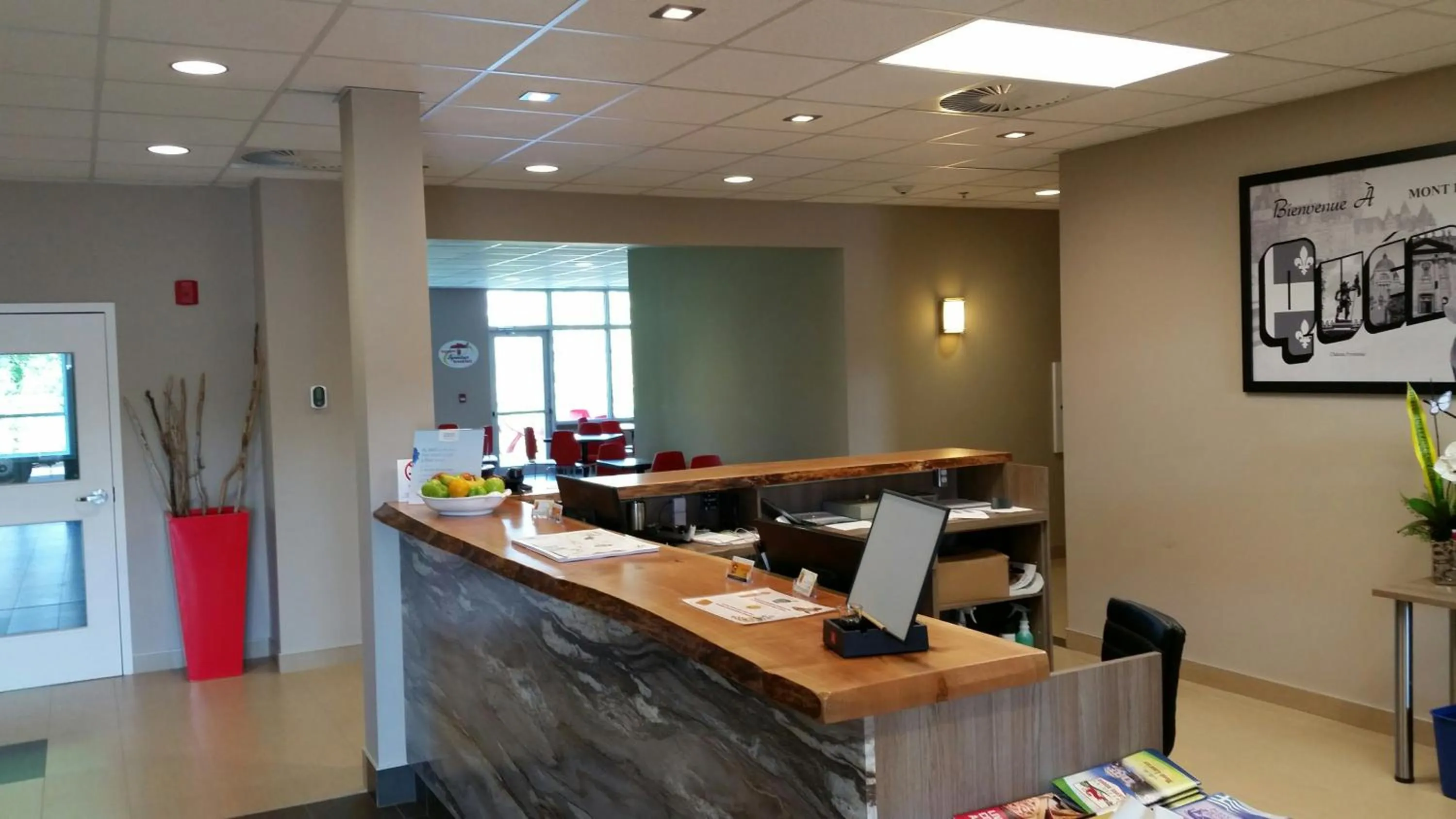 Lobby or reception in Super 8 by Wyndham Mont Laurier
