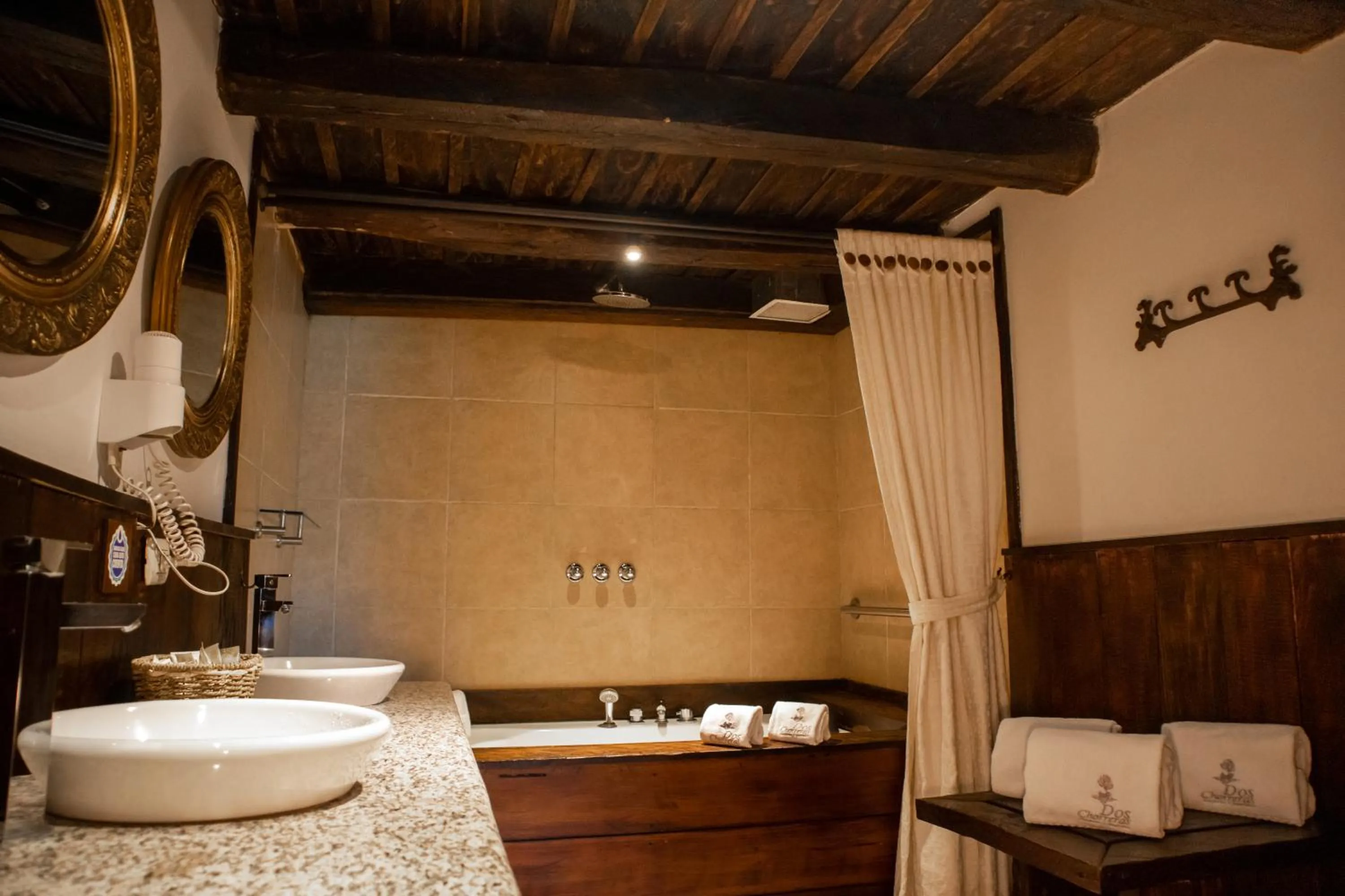 Hot Tub in Hacienda Hostería Dos Chorreras