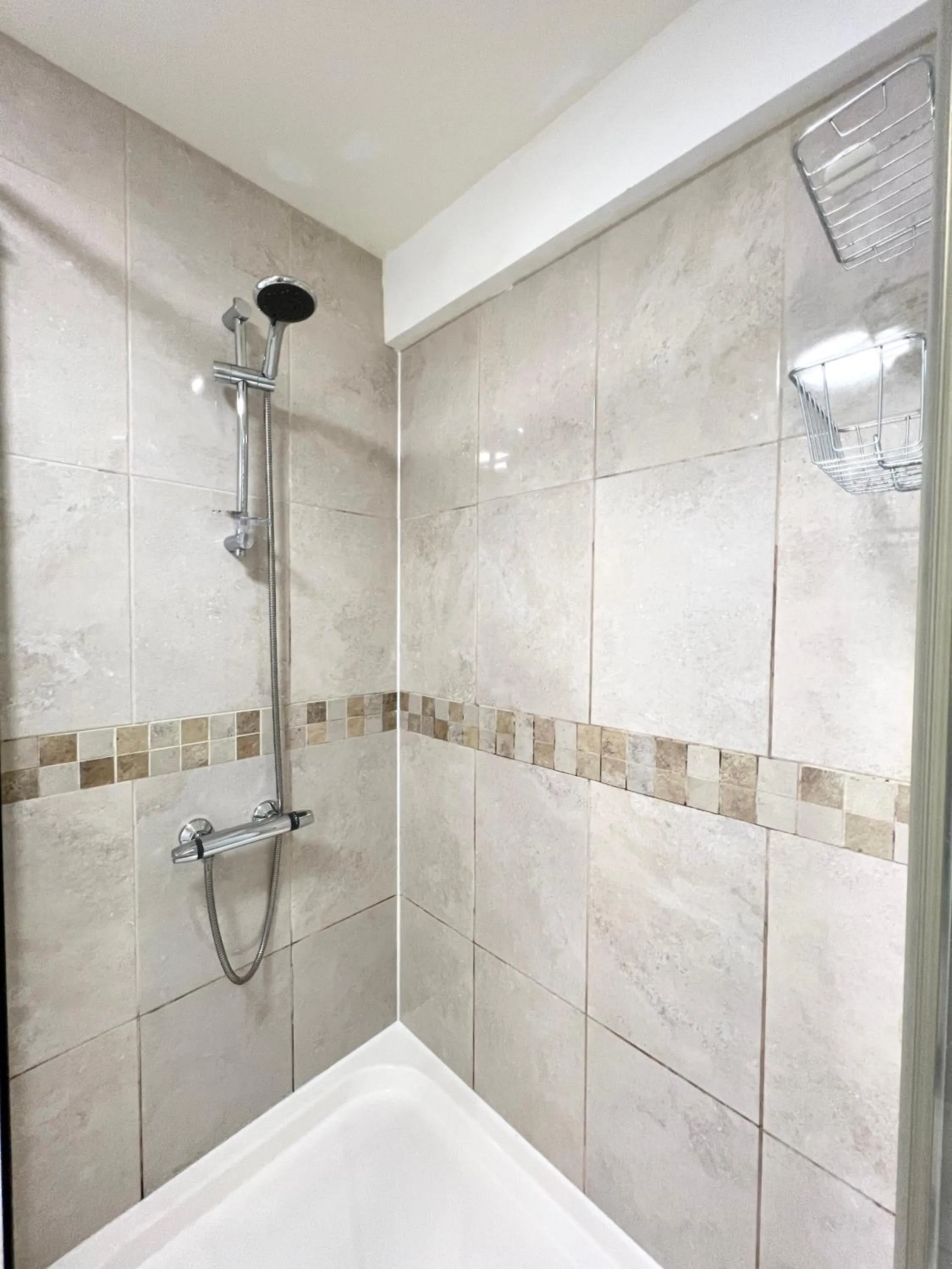 Bathroom in Melin Tregib