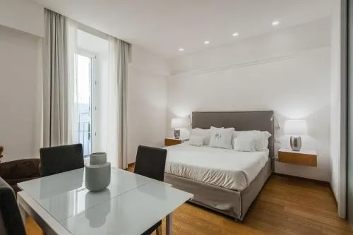 RG7 Apartments