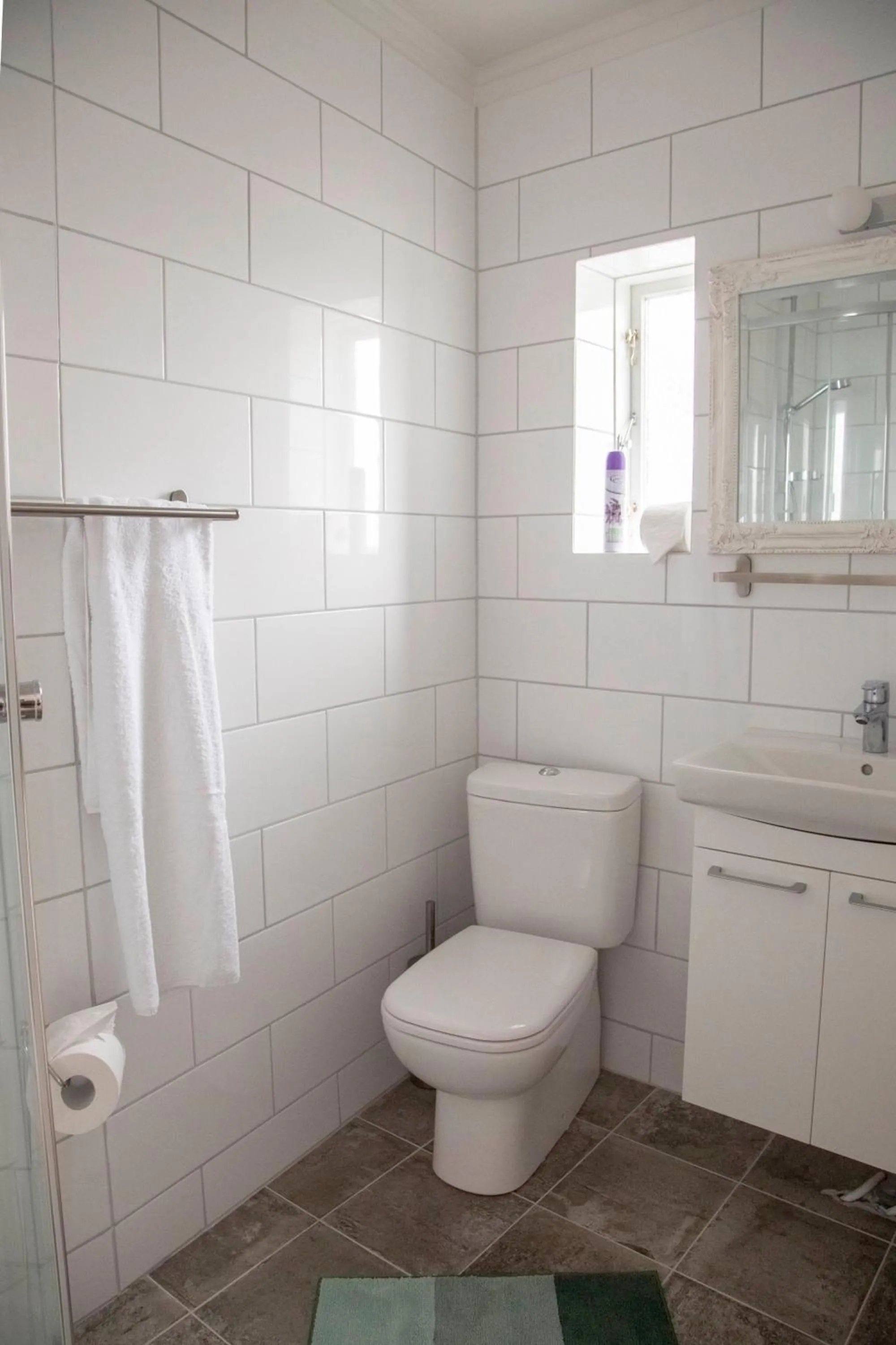 Bathroom in Private and peaceful one bedroom apartments