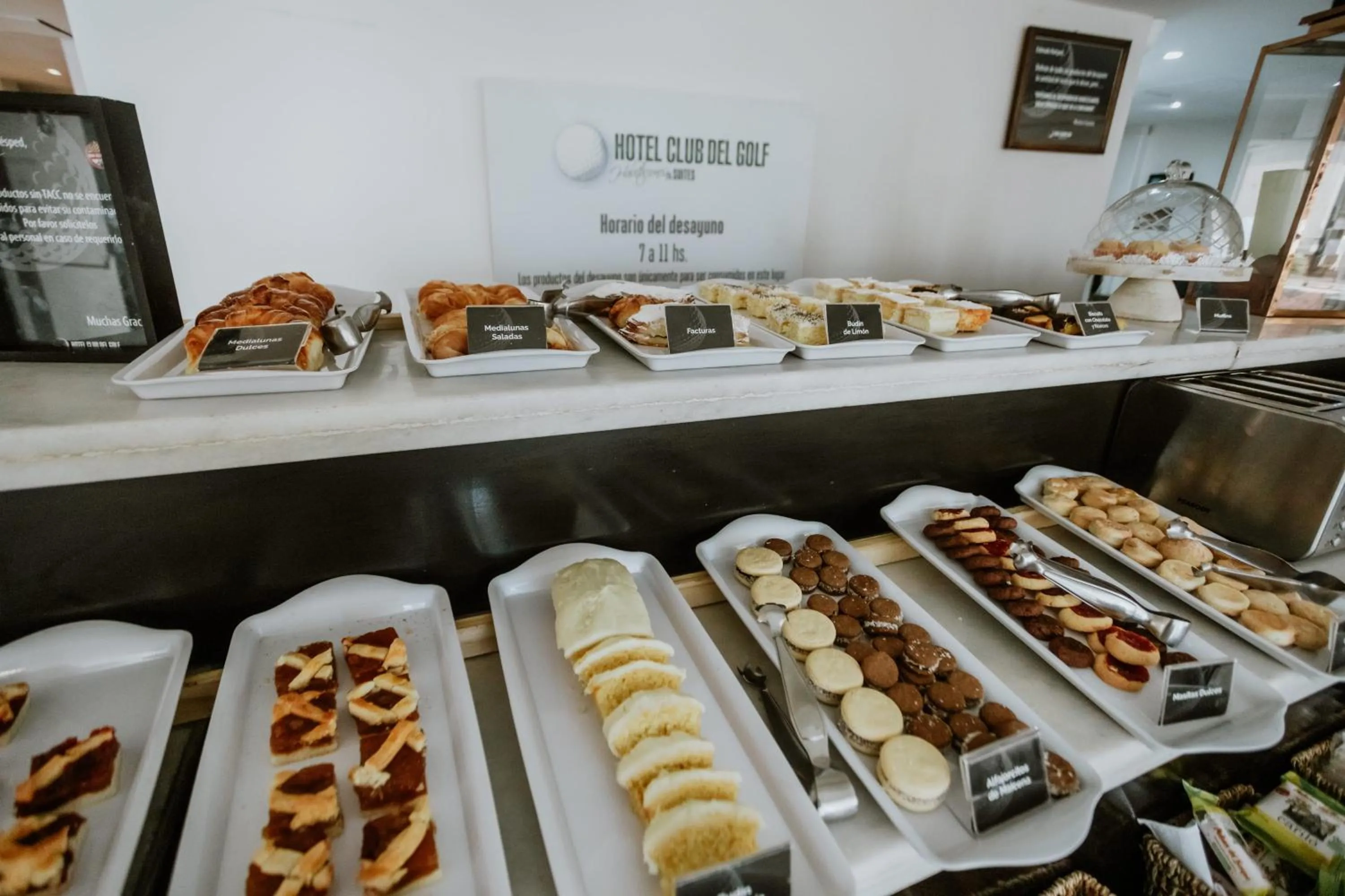 Buffet breakfast in Hotel Club del Golf