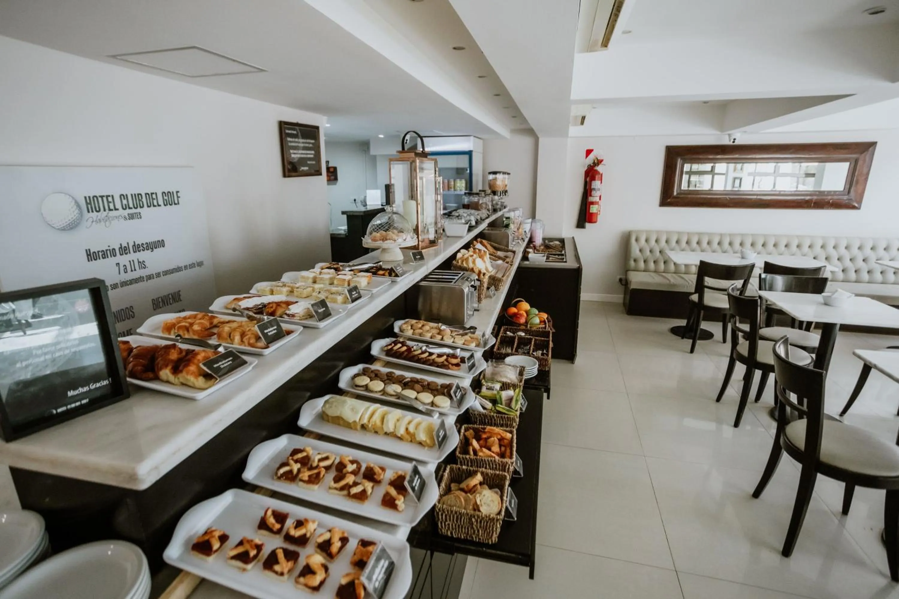 Buffet breakfast in Hotel Club del Golf