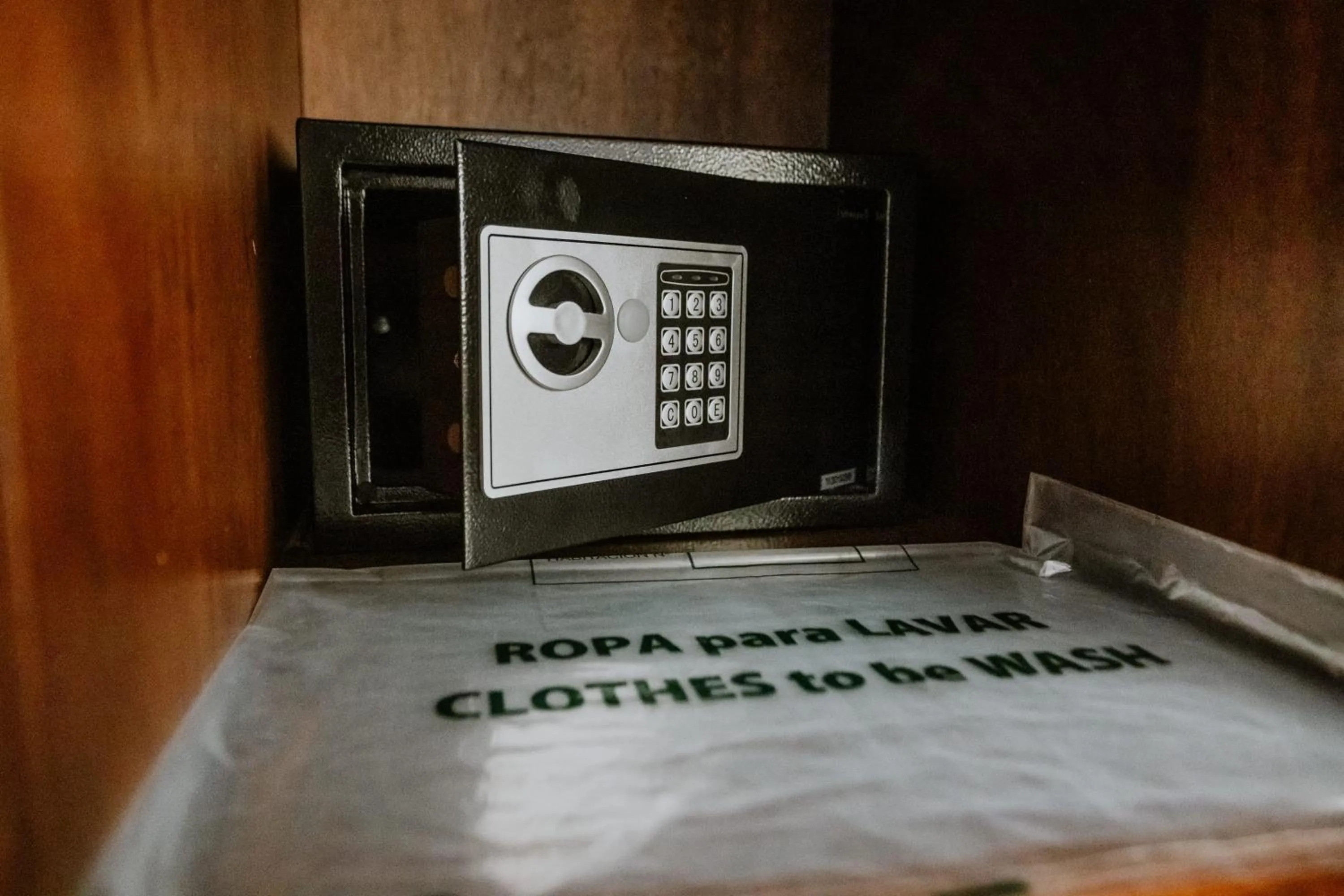 safe in Hotel Club del Golf