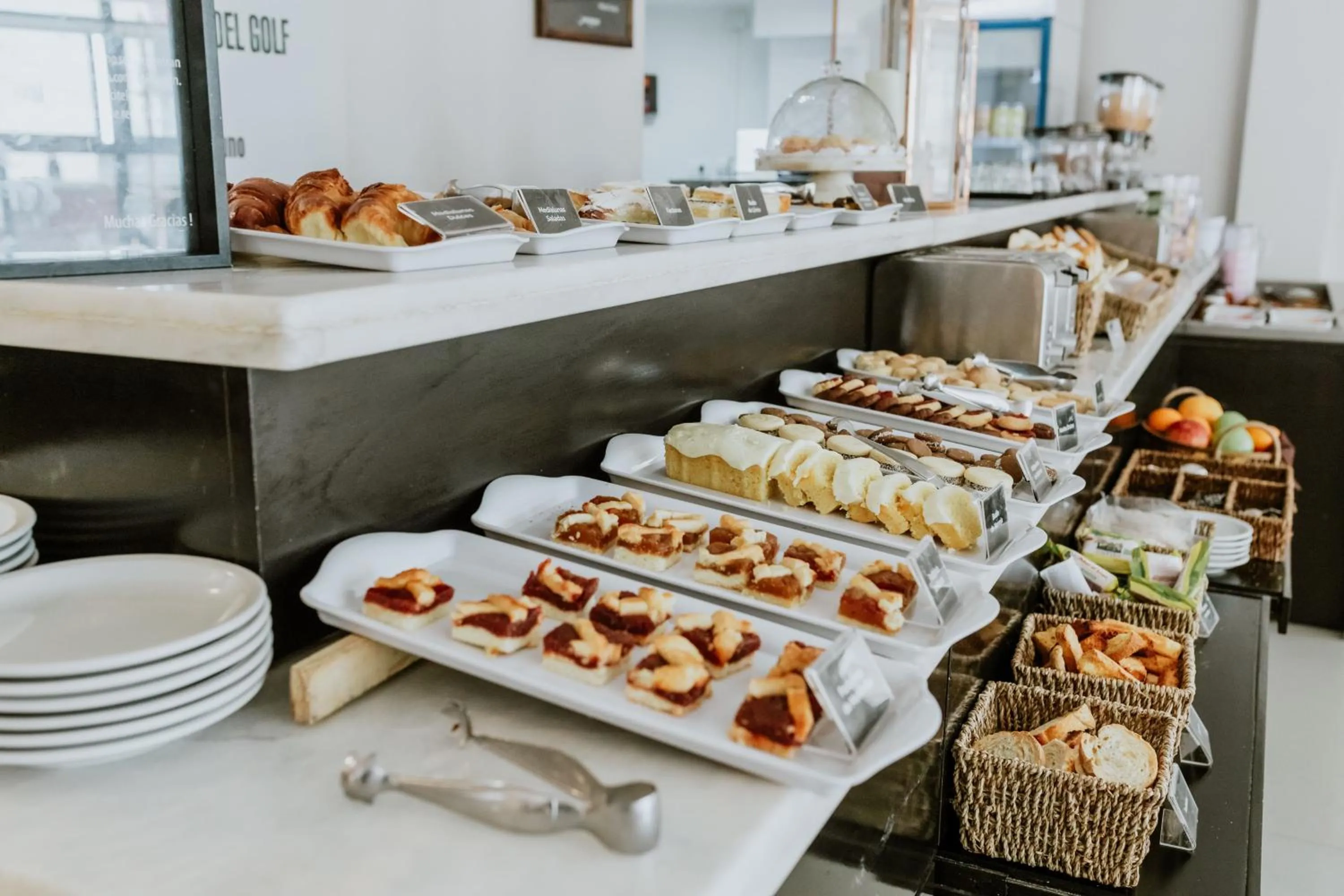 Buffet breakfast in Hotel Club del Golf