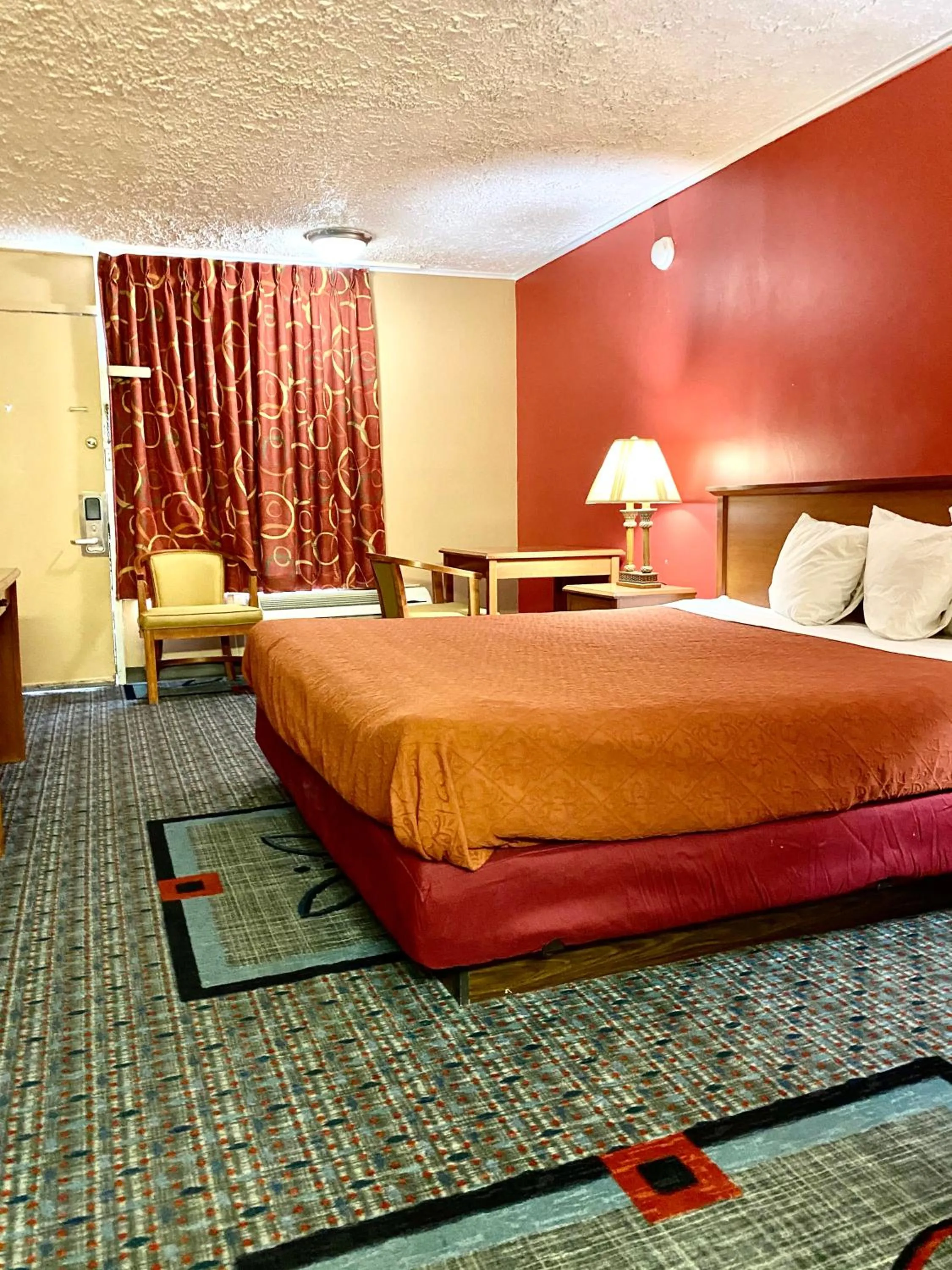 Bed in Plaza Inn Springfield