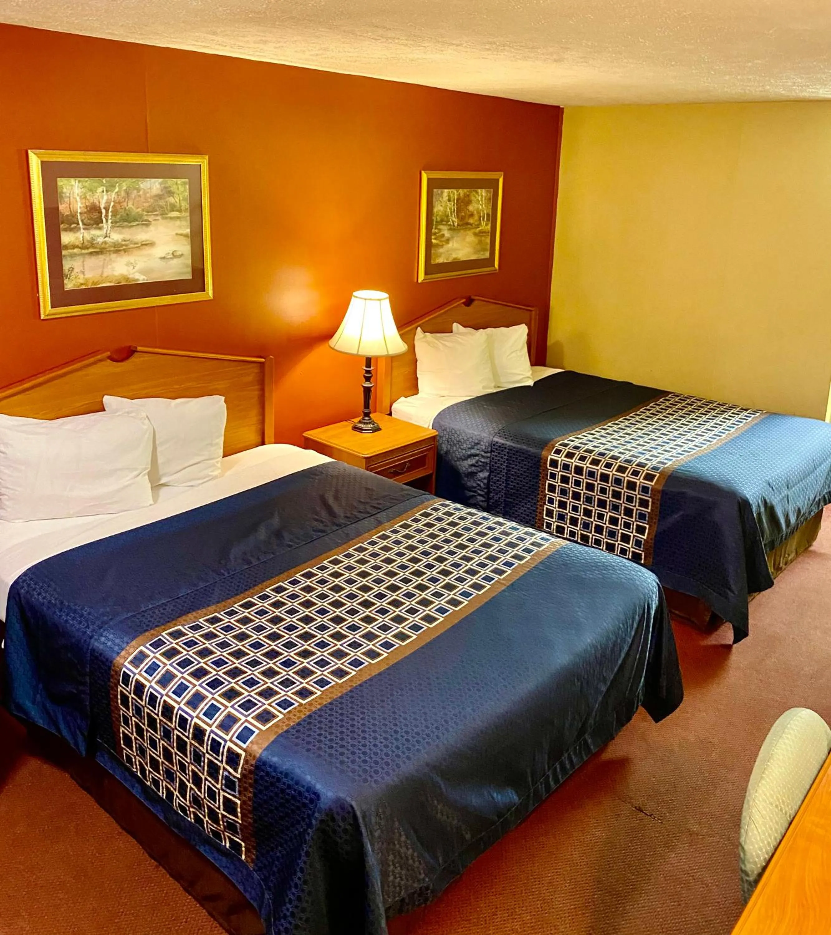 Bed in Plaza Inn Springfield