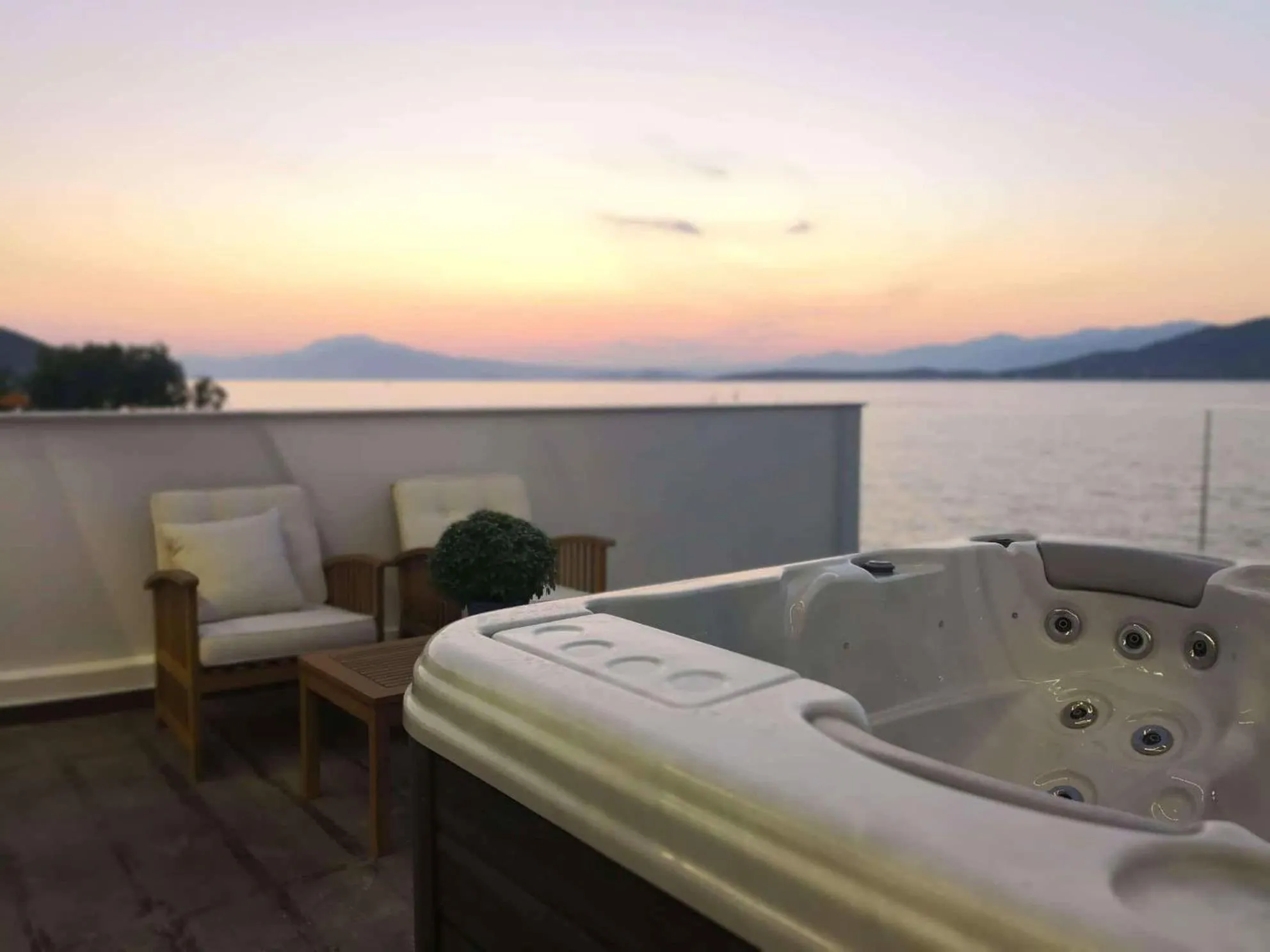 Hot Tub in Aianteion Bay Luxury Hotel & Suites