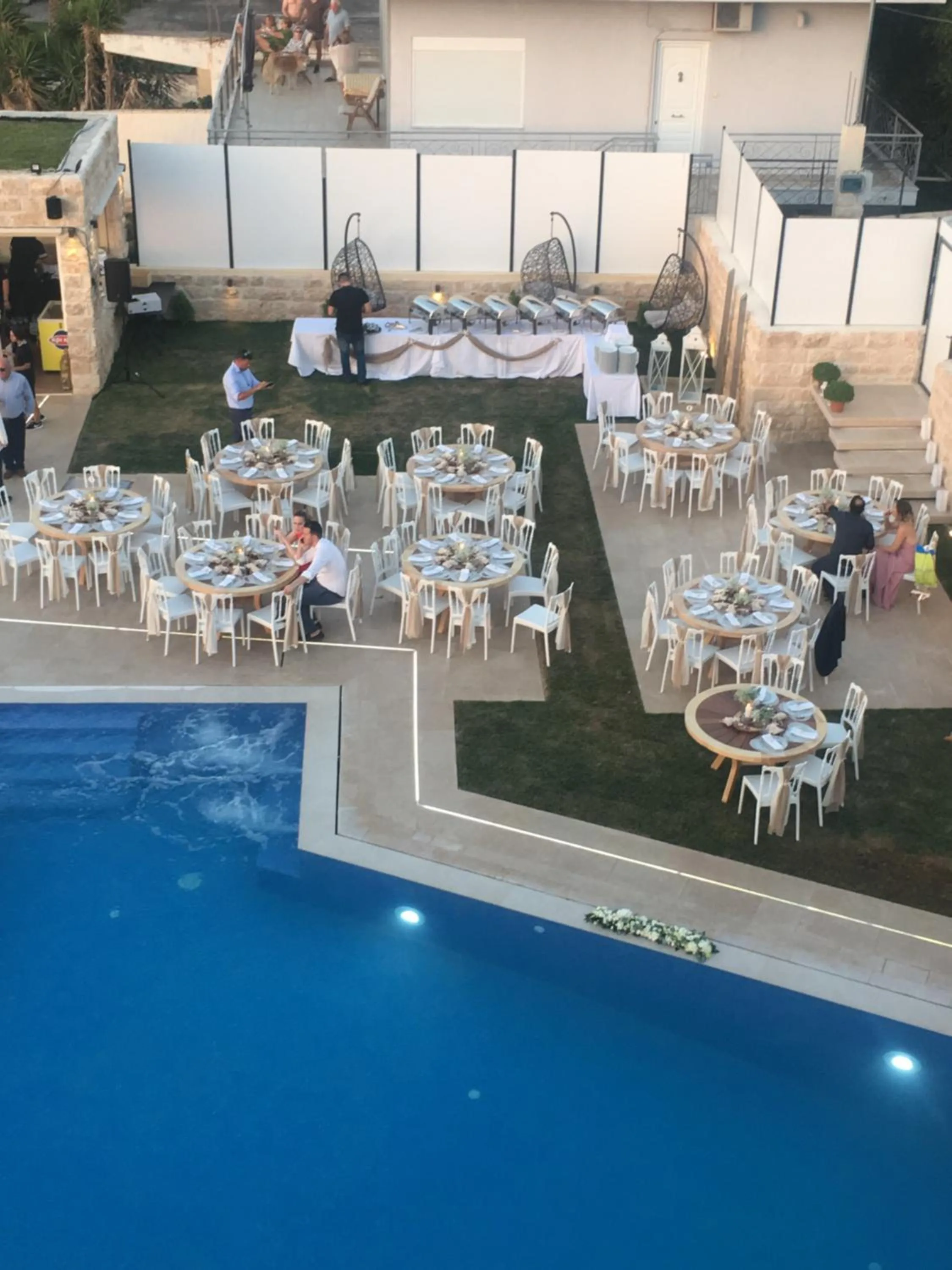 Food and drinks in Aianteion Bay Luxury Hotel & Suites