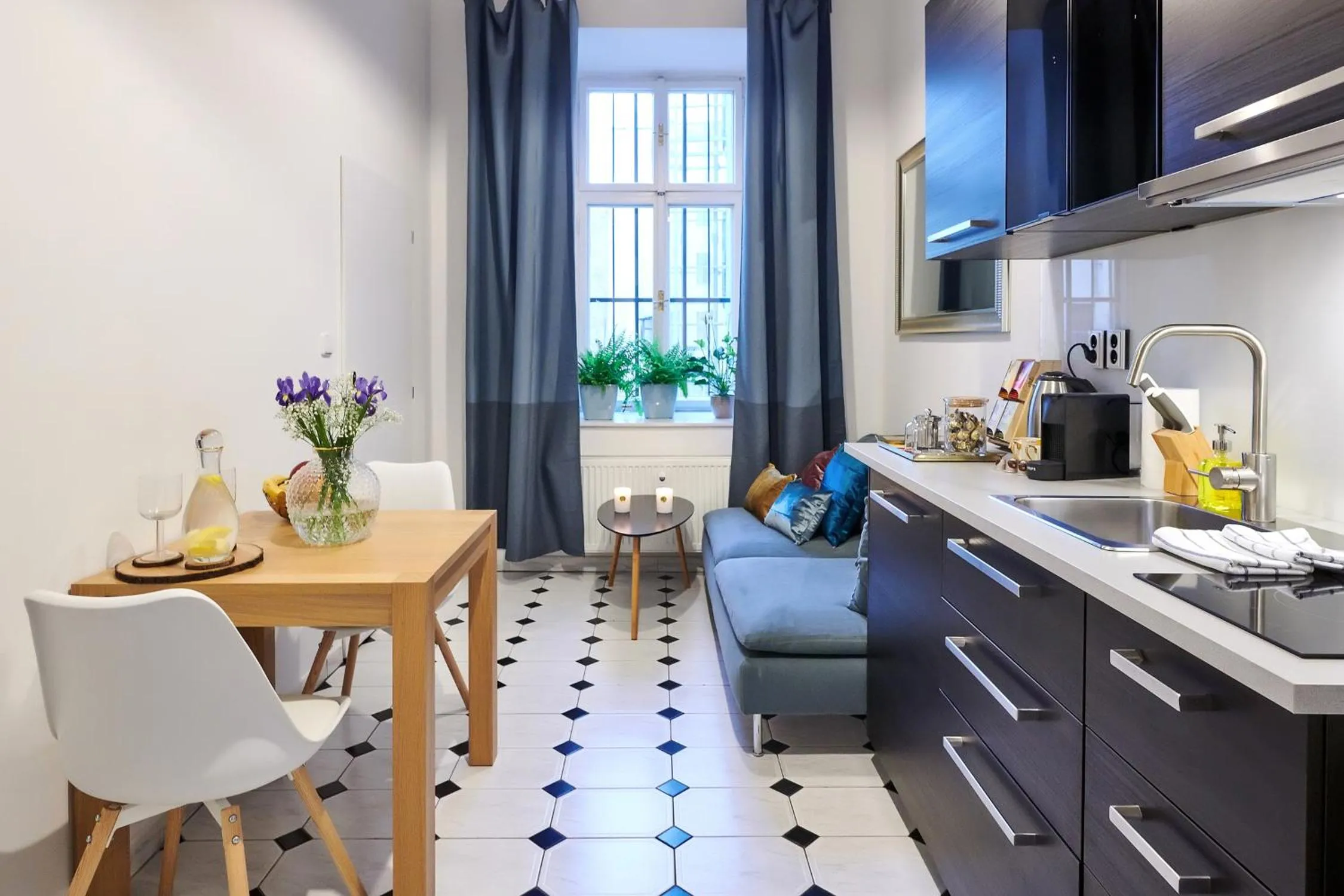Coffee/tea facilities in Royal Route Residence Lesser Town