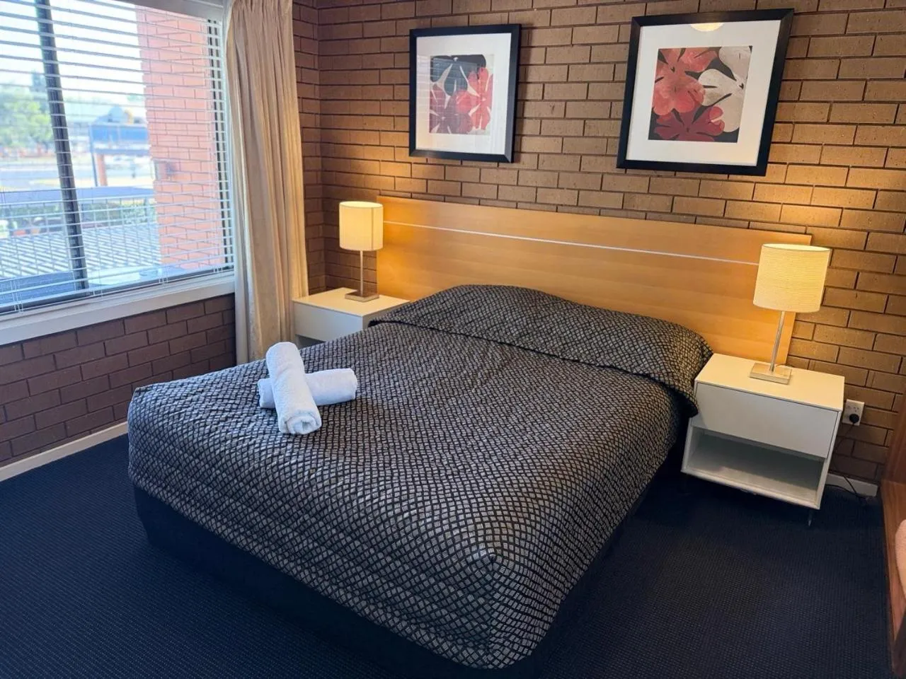 Bedroom, Bed in Parkview Motor Inn and Apartments