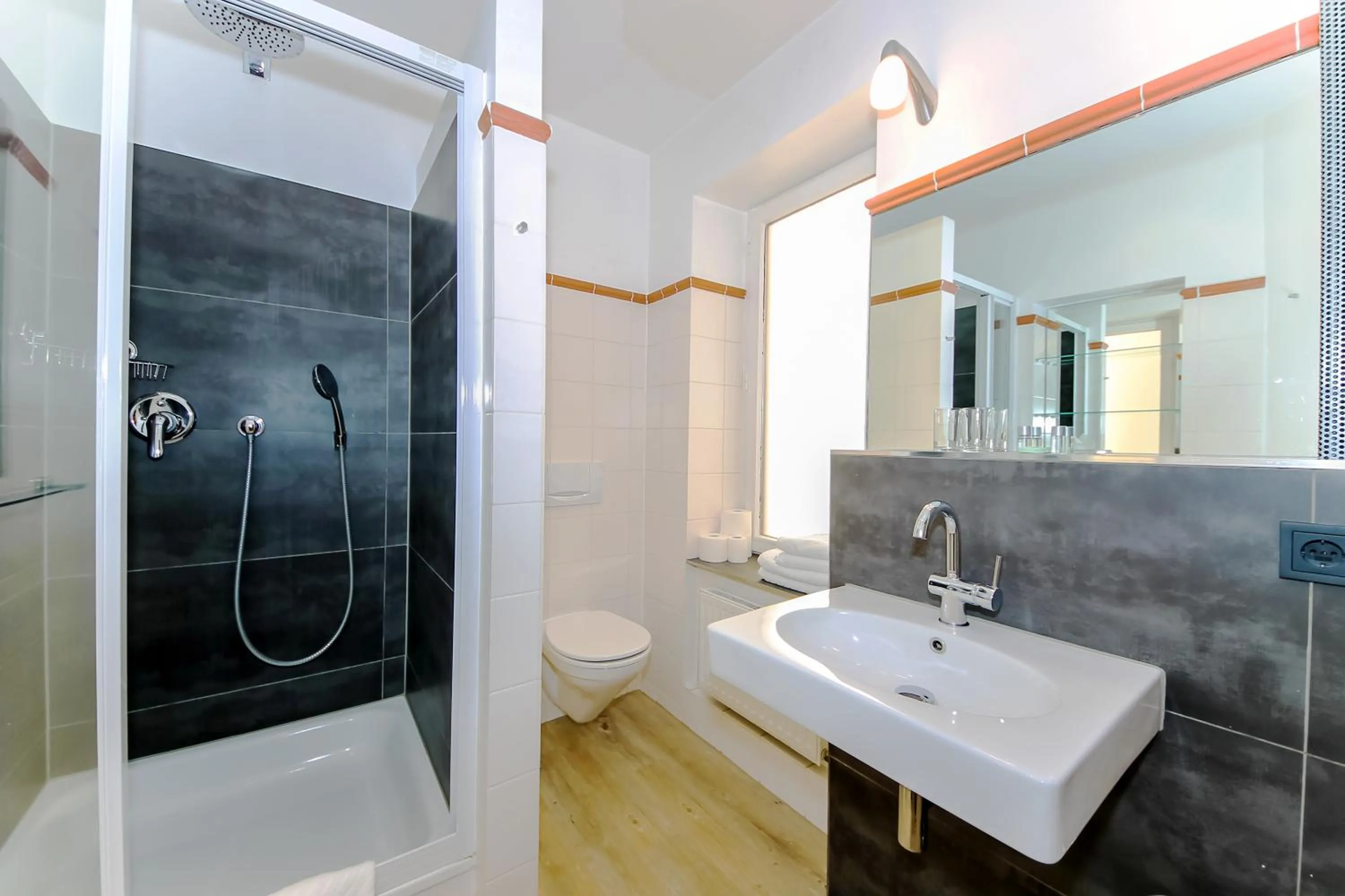 Shower in Aparthotel York