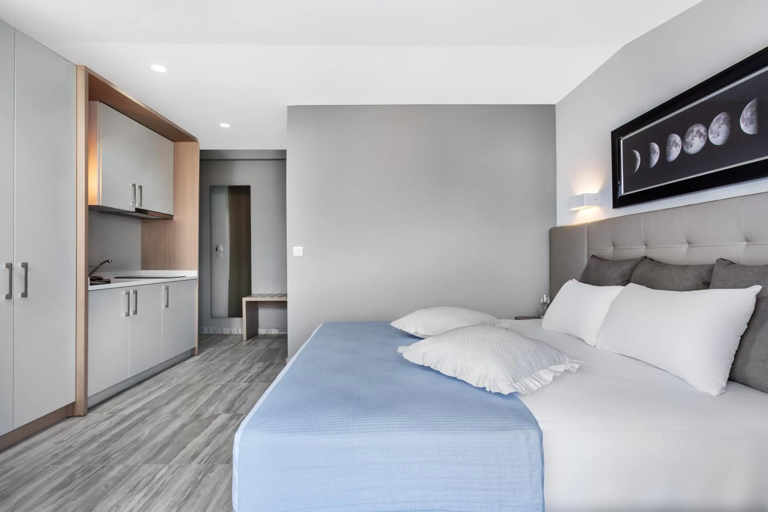 Photo of the whole room in Nymphes Deluxe Accommodation Pefkochori