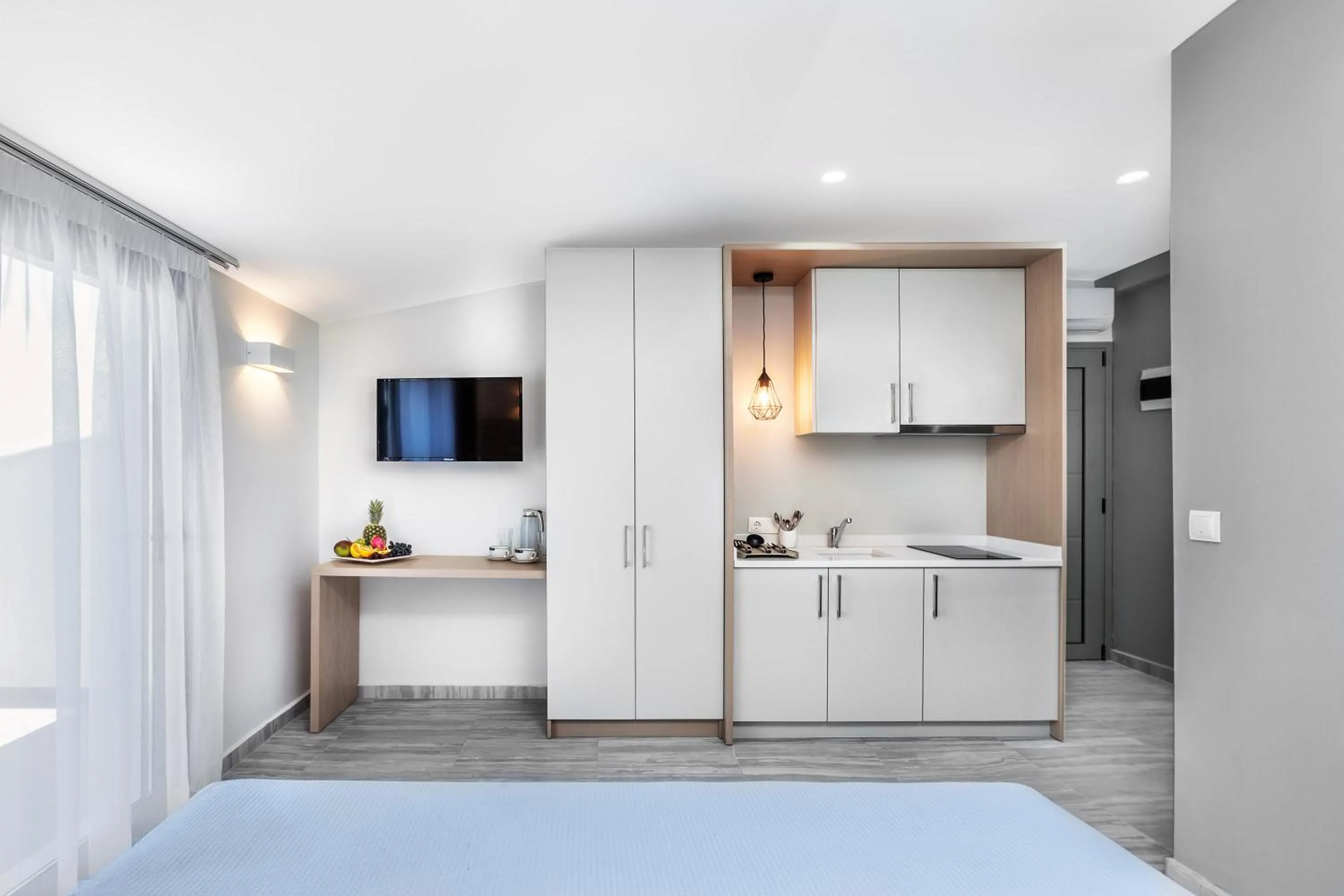 TV and multimedia in Nymphes Deluxe Accommodation Pefkochori